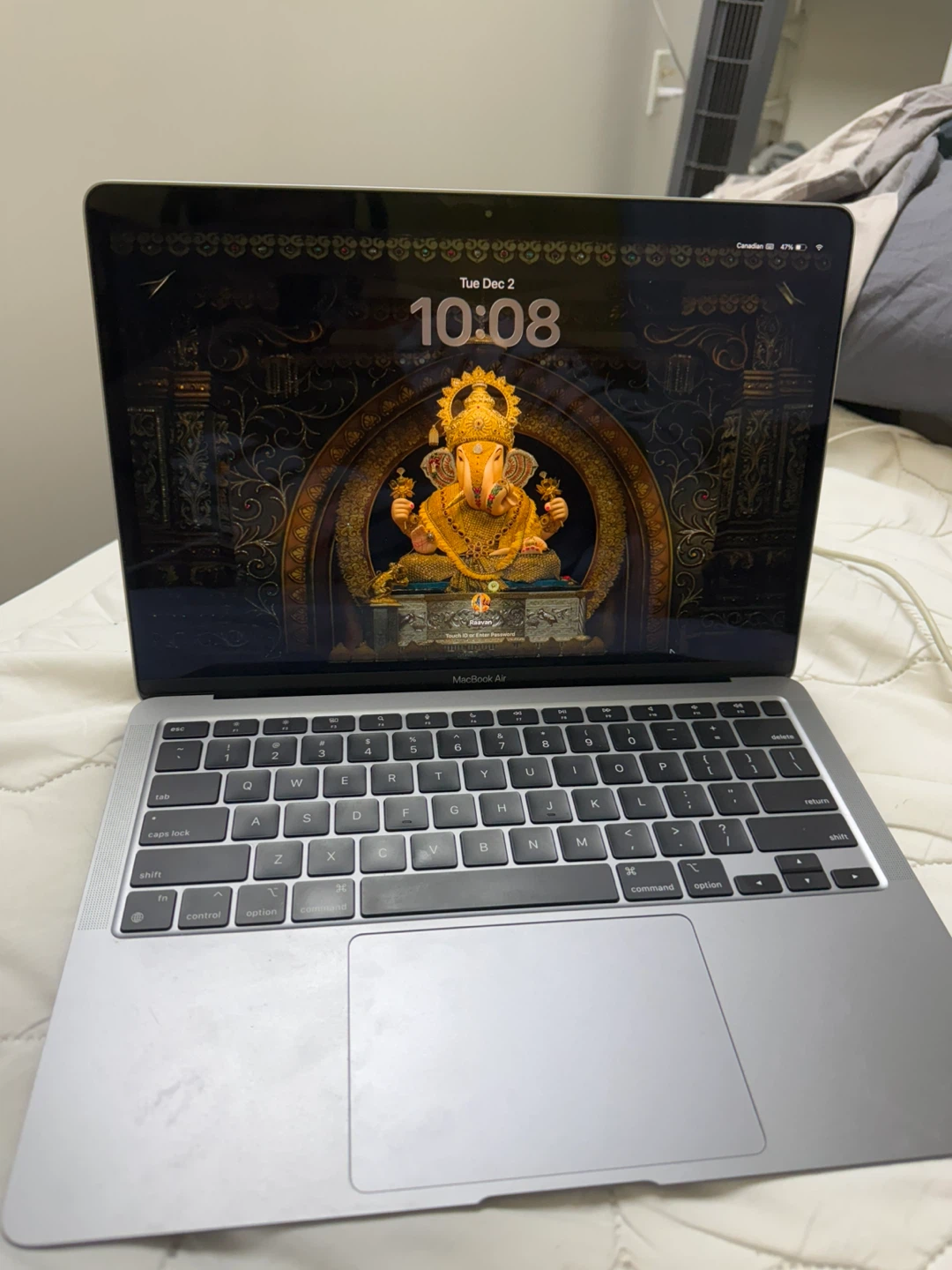 MacBook Air M1 - 8GB RAM / 256GB - Excellent Condition
