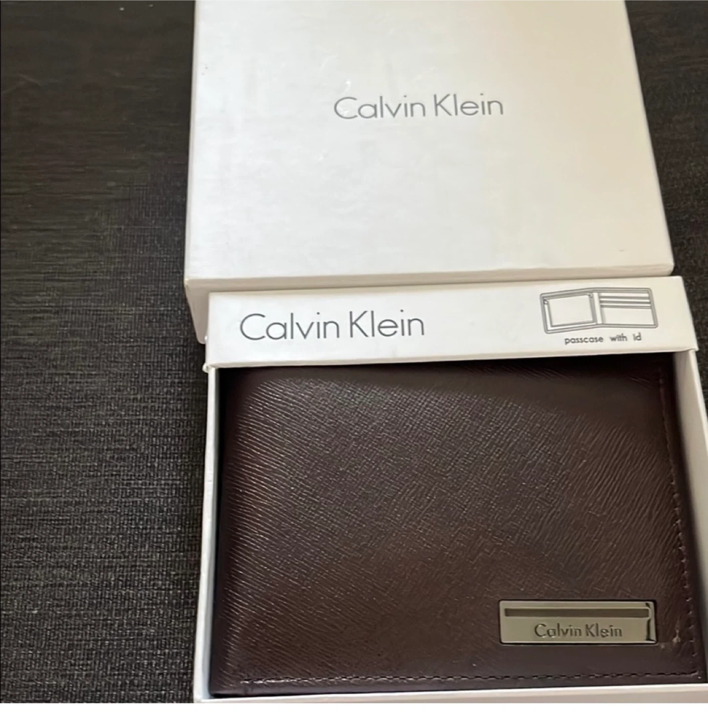 Calvin Klein  Wallet with Passcase & ID - New in Box!