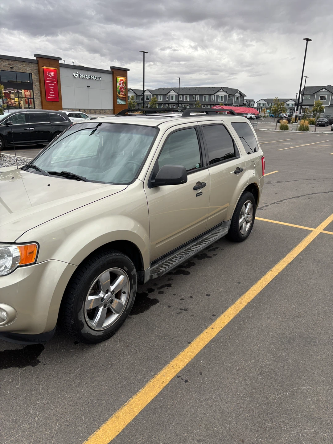 Ford Escape SUV - Great Condition! - photo 2
