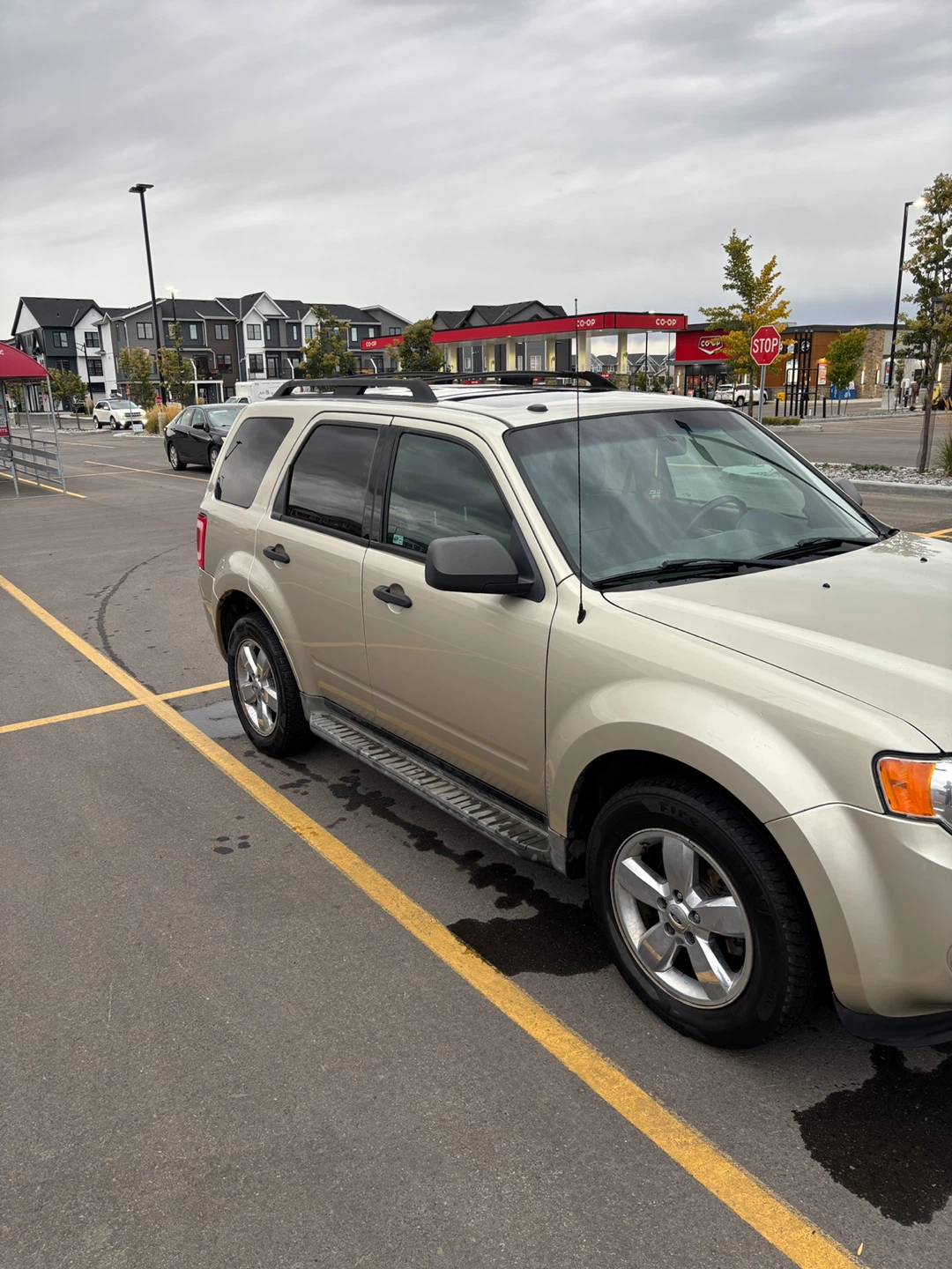 Ford Escape SUV - Great Condition! - photo 3