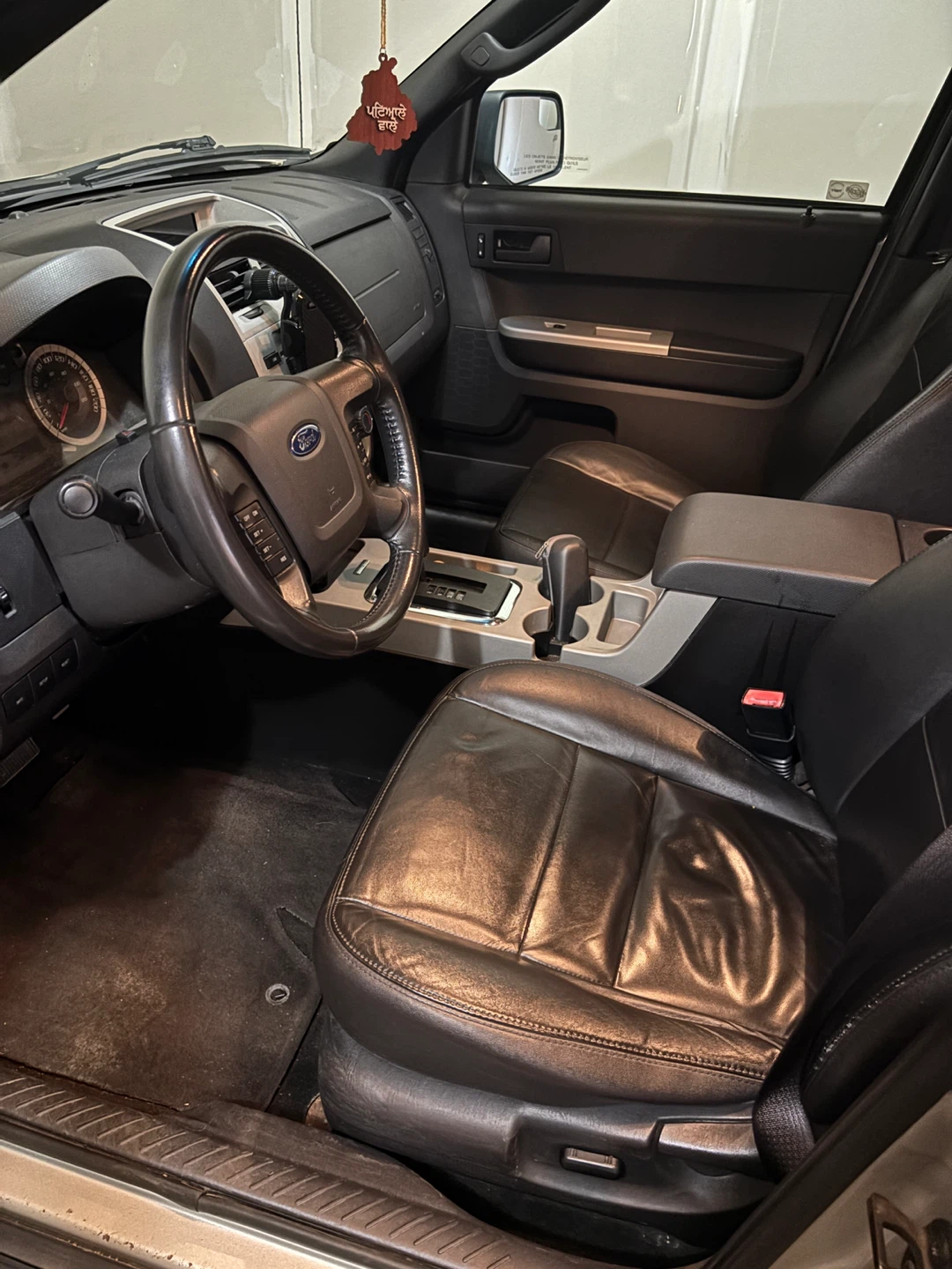Ford Escape SUV - Great Condition! - photo 5