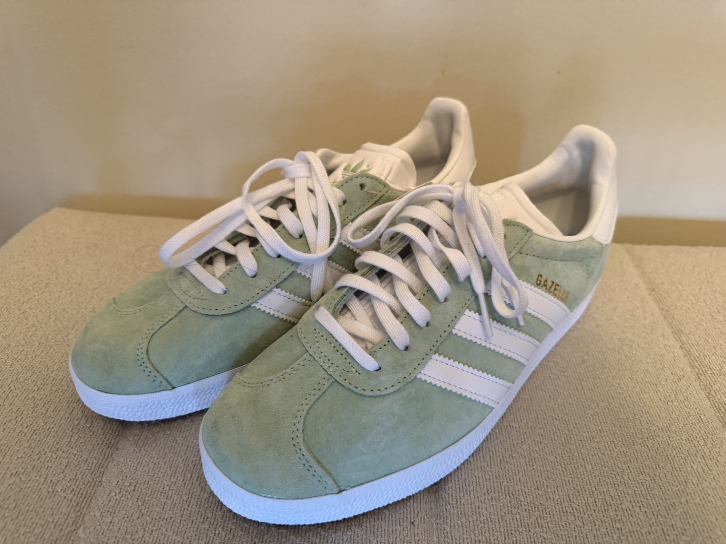 Adidas Gazelle Glow Green, Size 8