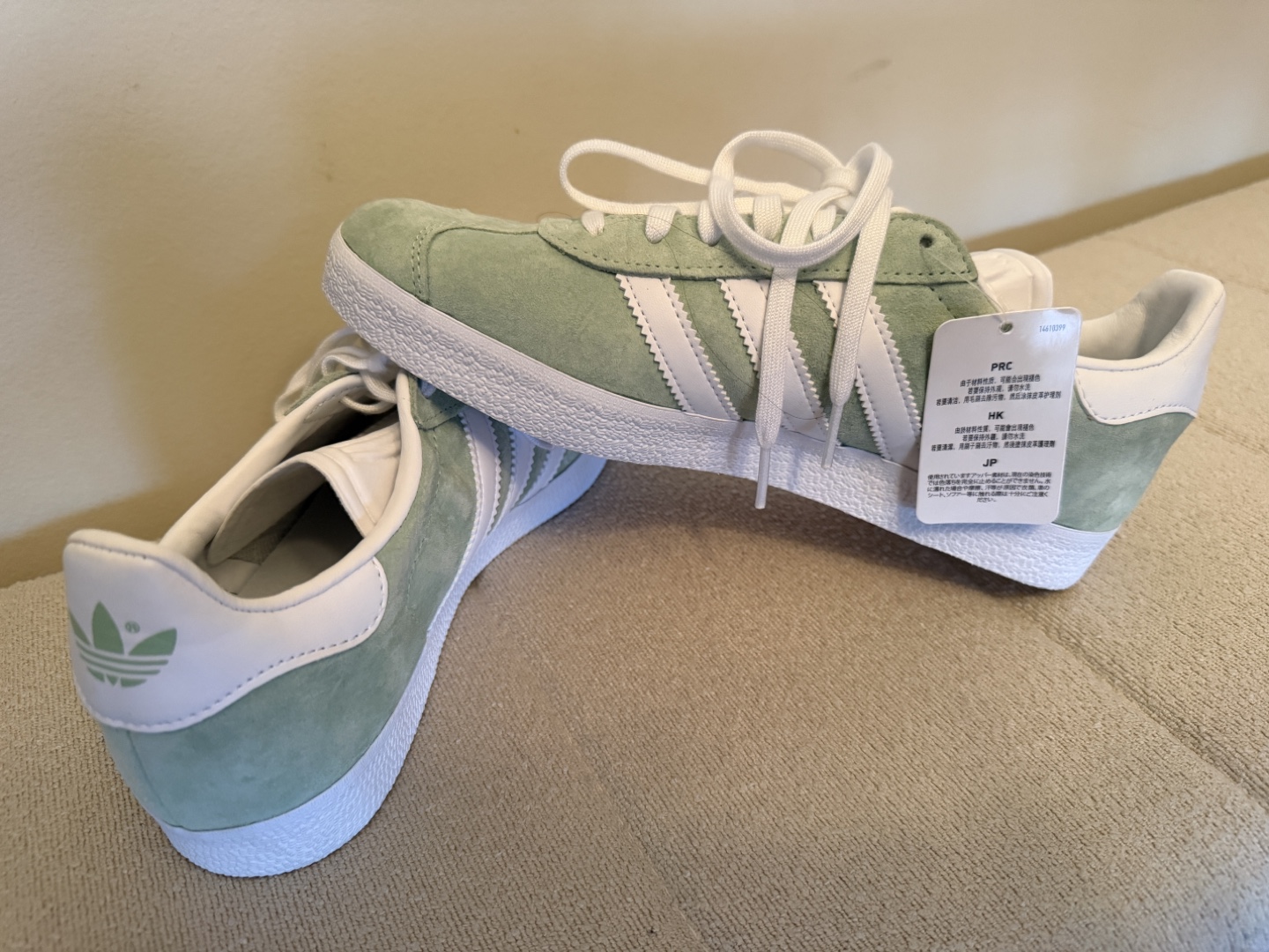 Adidas Gazelle Glow Green, Size 8 - photo 3