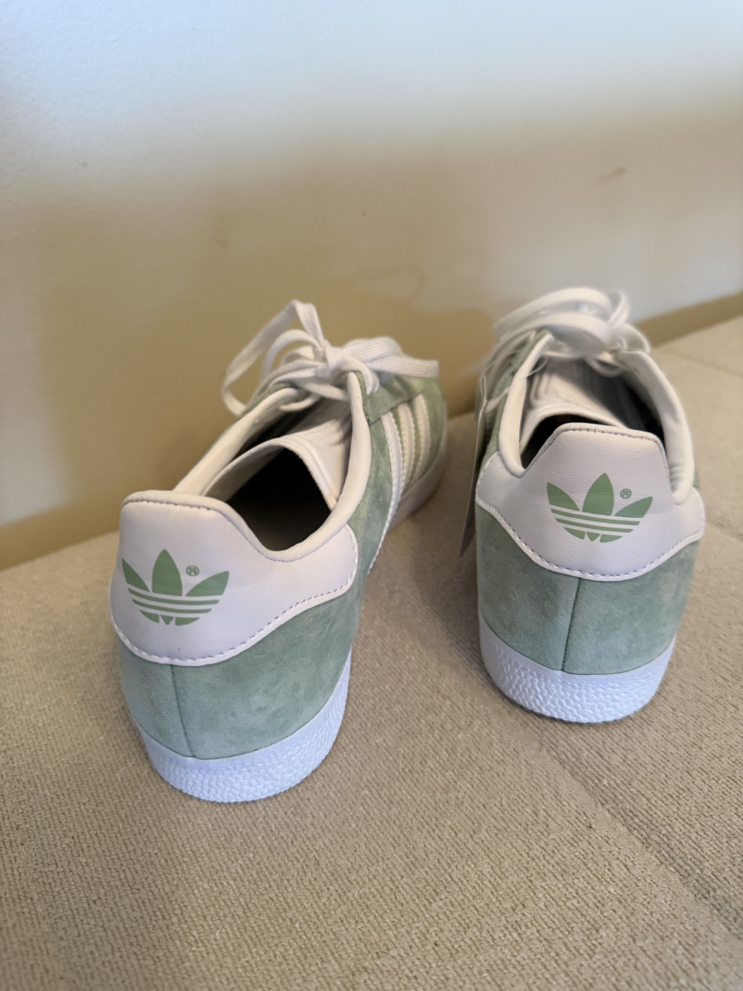 Adidas Gazelle Glow Green, Size 8 - photo 2