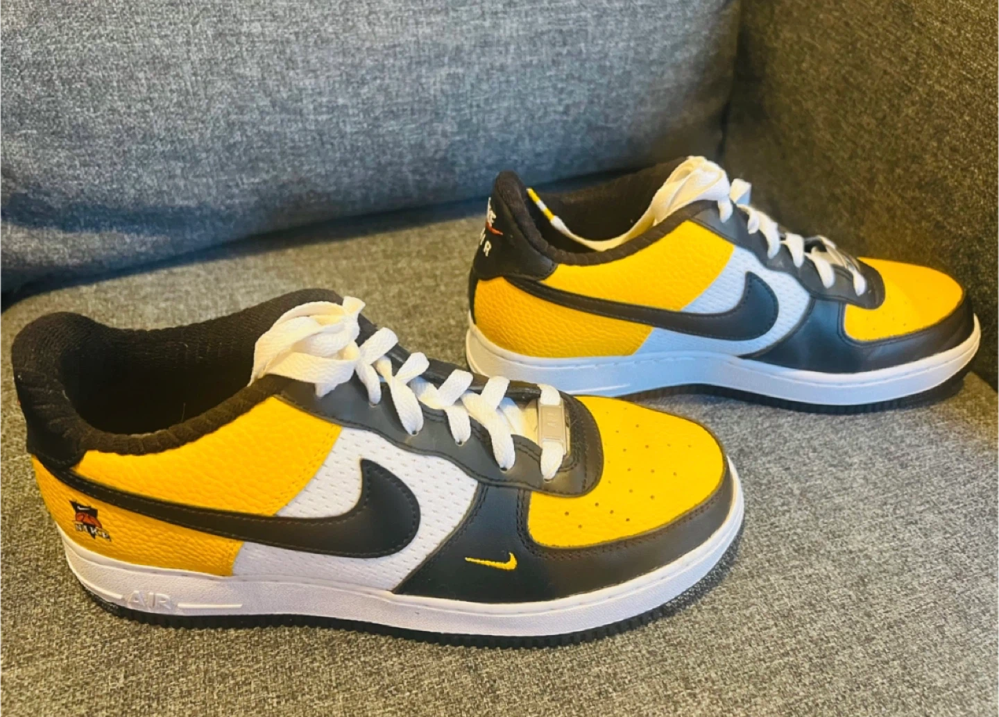 Nike Air Force sneakers - US 7Y - photo 2