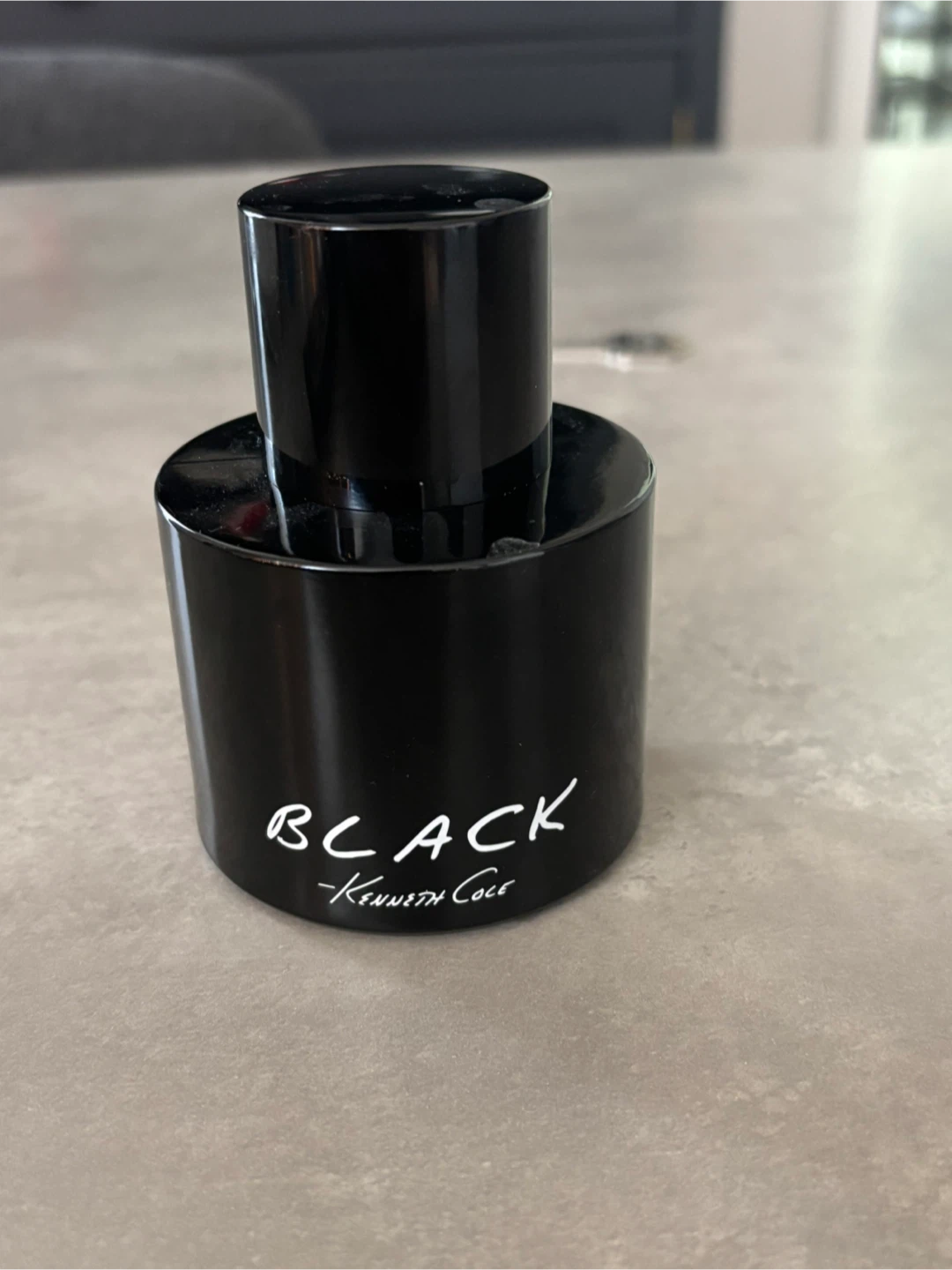 Kenneth Cole Black Perfume