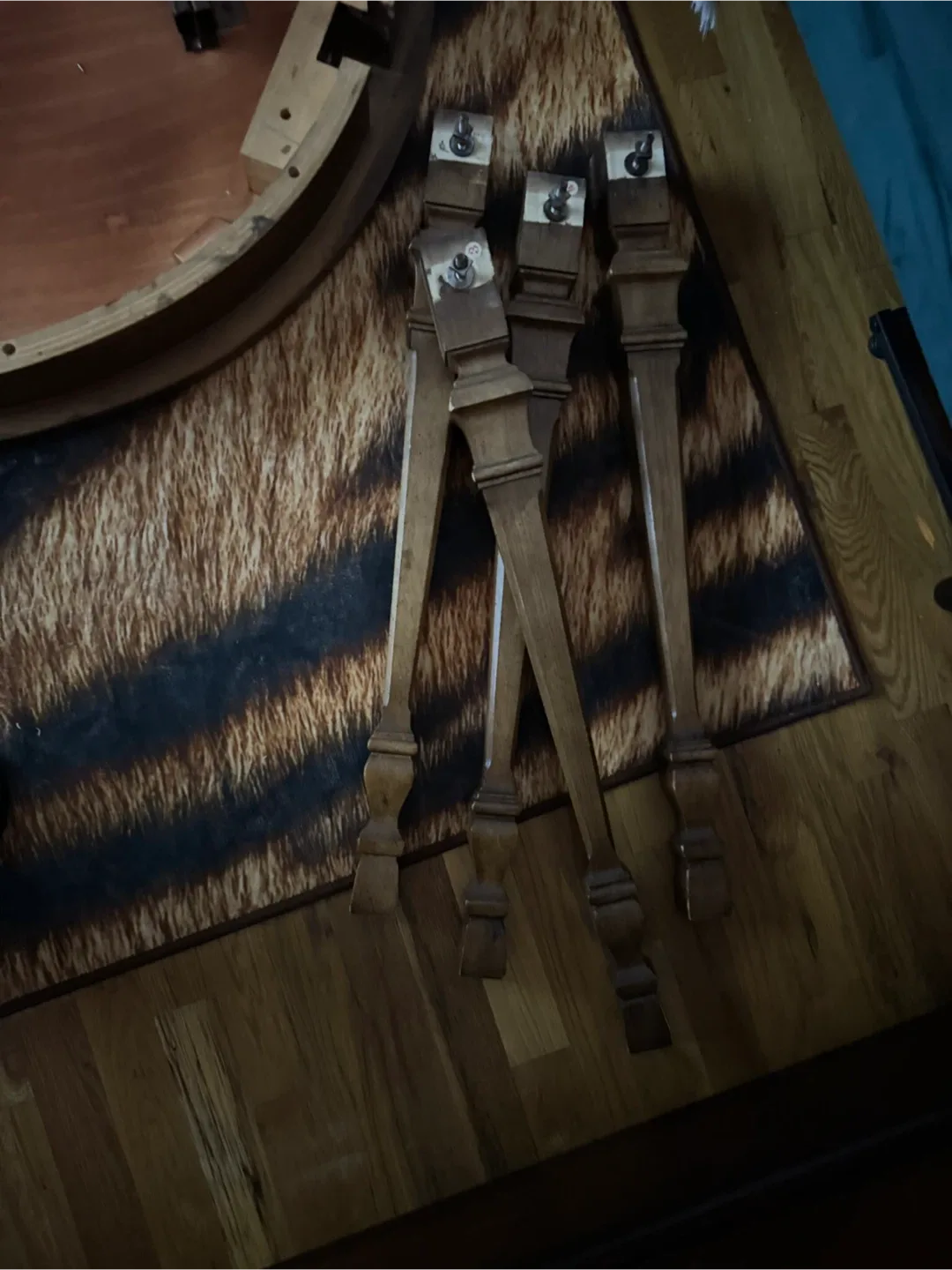 Final markdown! Oval Wooden Extendable Dining Table