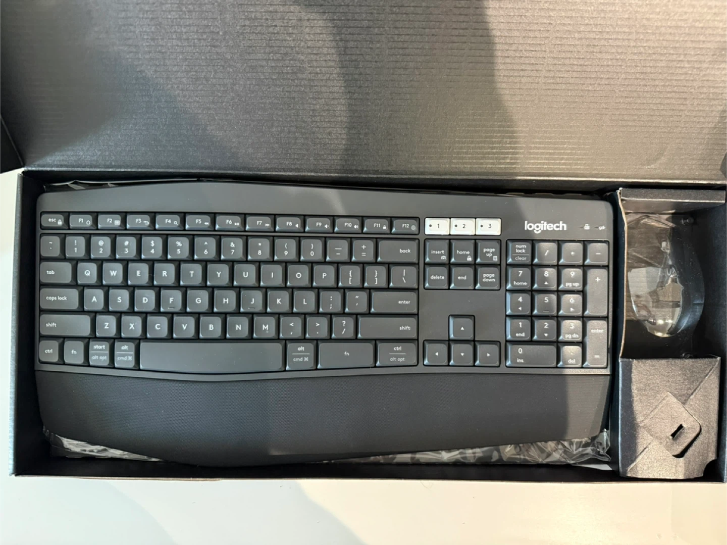 Like New Logitech Bluetooth K850 Performance Keyboard