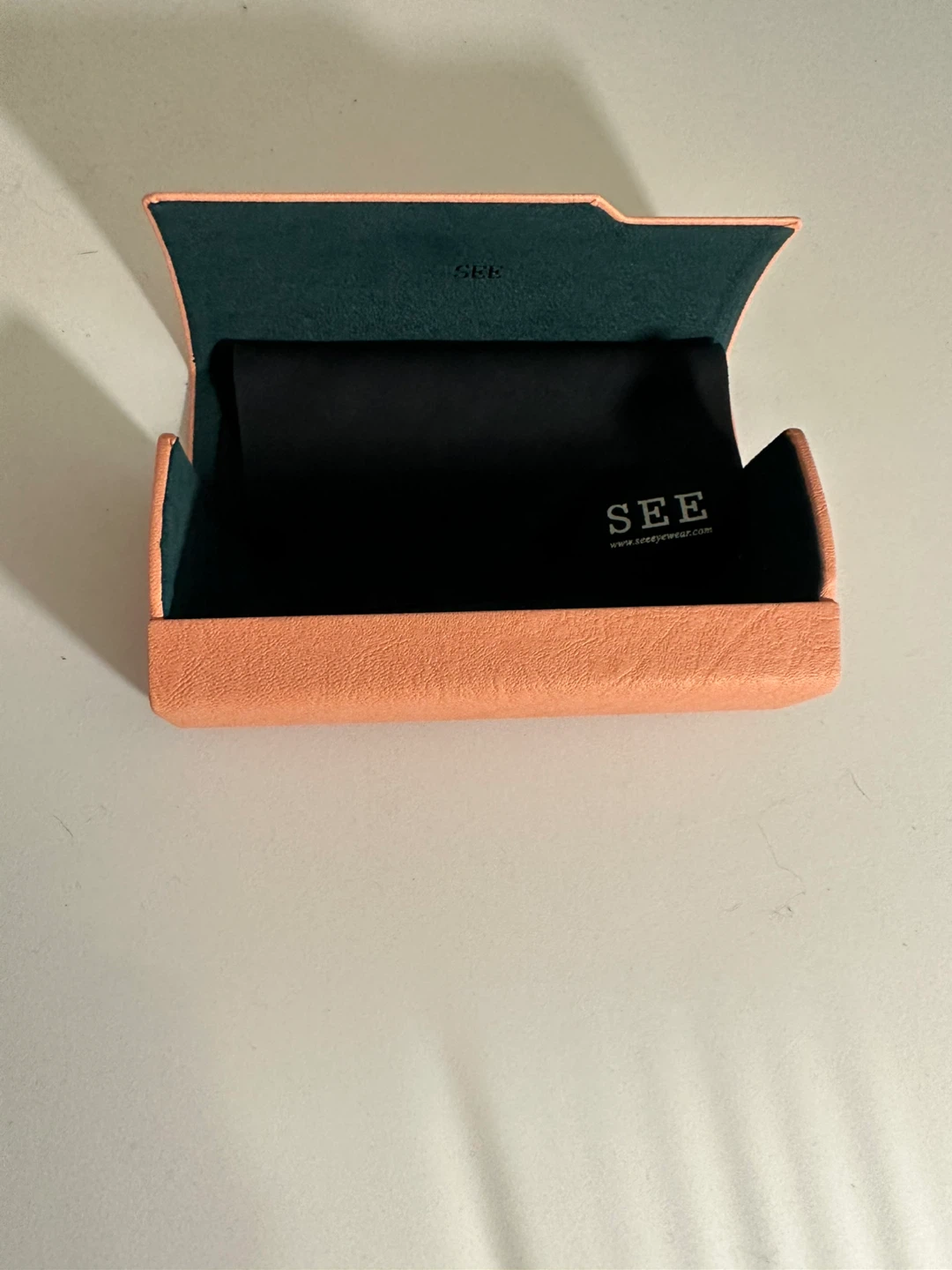 NEW! Peach eyeglasses case with shammy