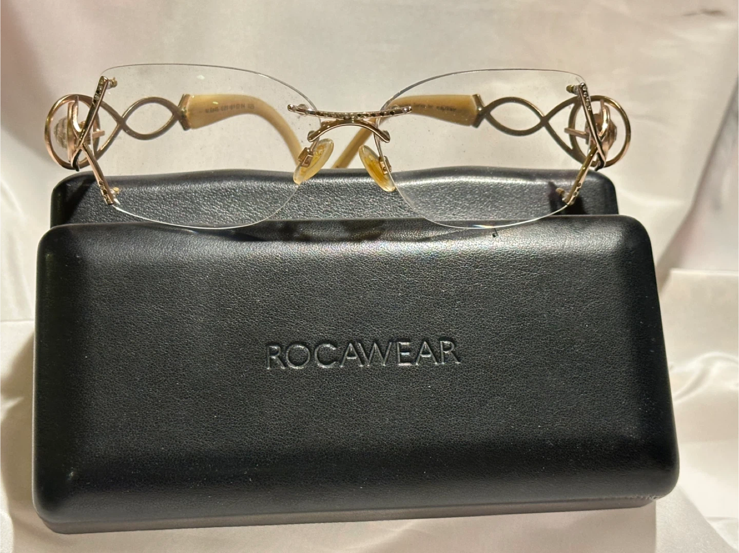 Stunning rimless eyeglasses
