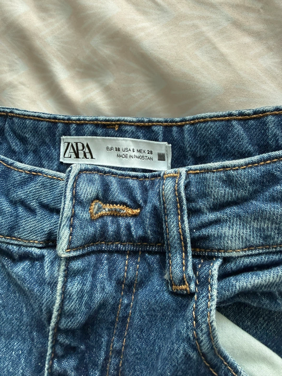 Zara Denim Shorts - Size 8 - photo 2