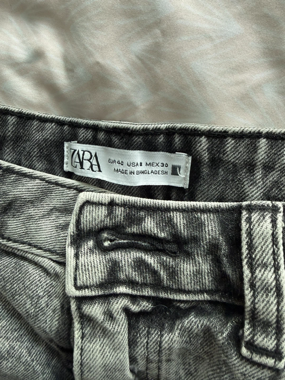 Zara Denim Shorts - Size 8 - photo 4