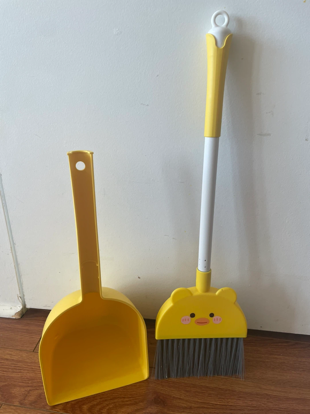 Cute Yellow Duck Broom and Dustpan Set - photo 2