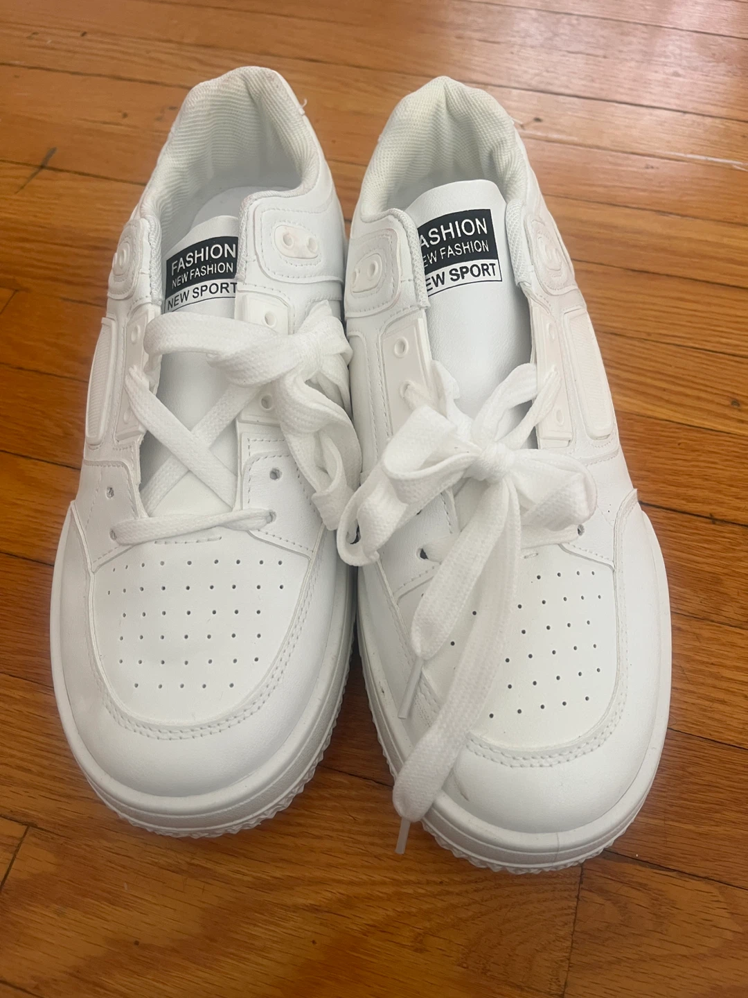 White Fashion New Sport Shoes