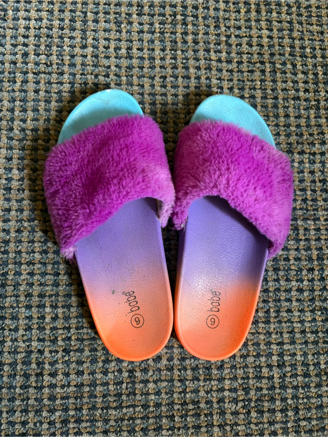 Fuzzy Slides Size 9