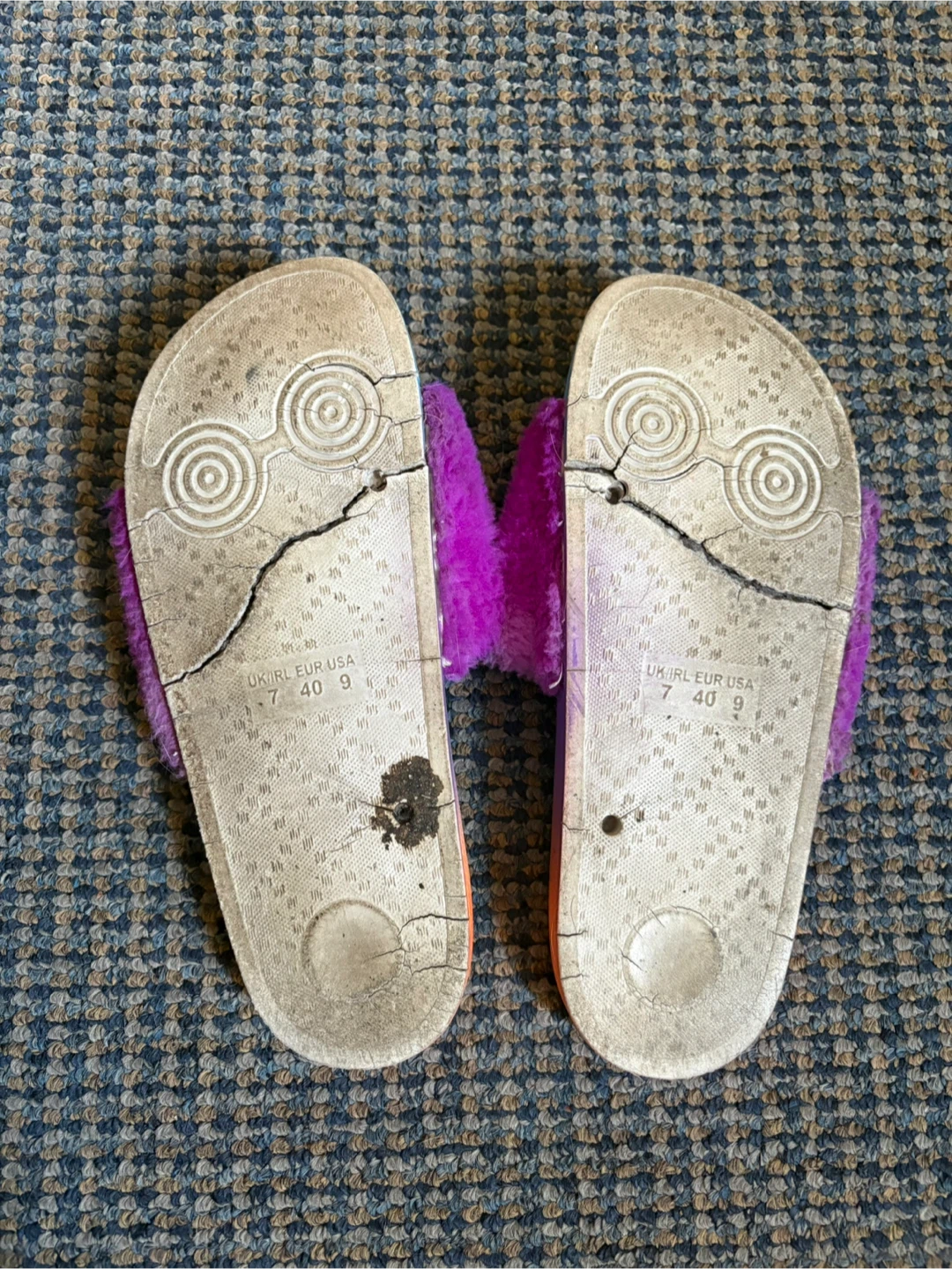 Fuzzy Slides Size 9 - photo 2