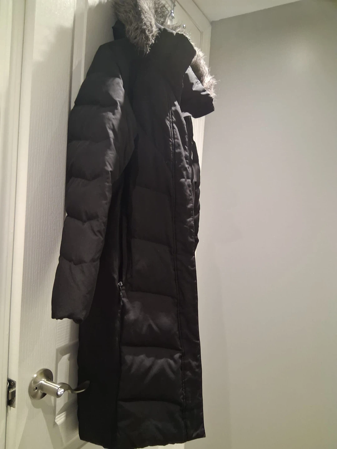 Calvin Klein Black Puffer Coat - Size M - photo 3