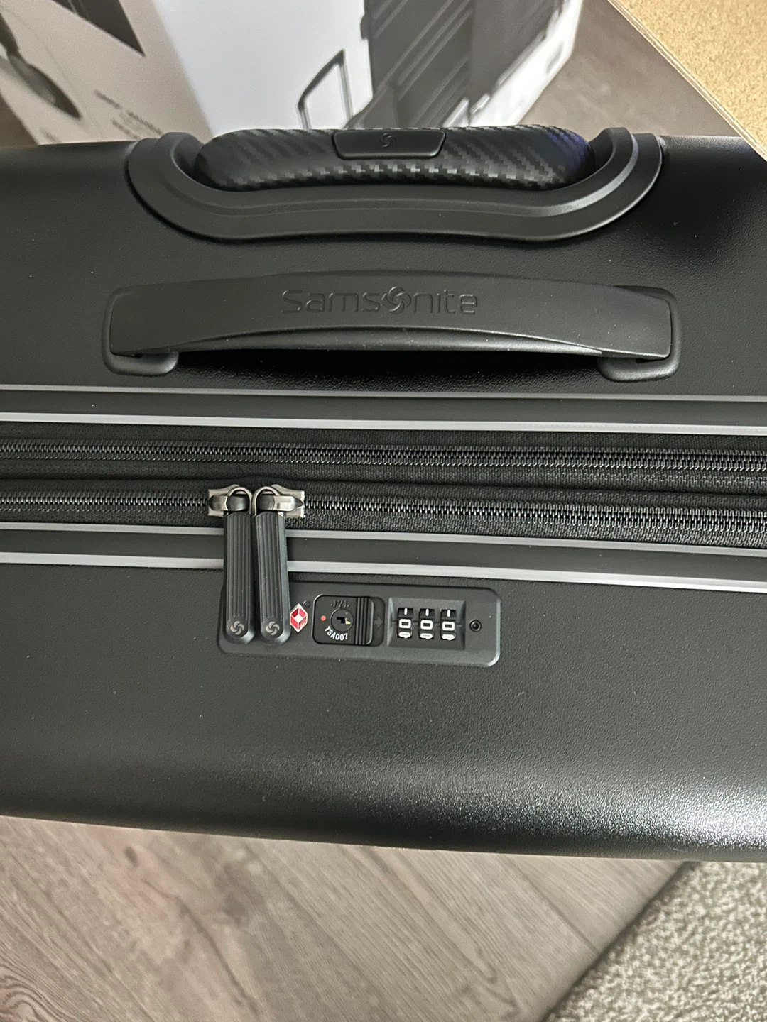 Samsonite Medium Spinner Suitcase - Black - photo 2