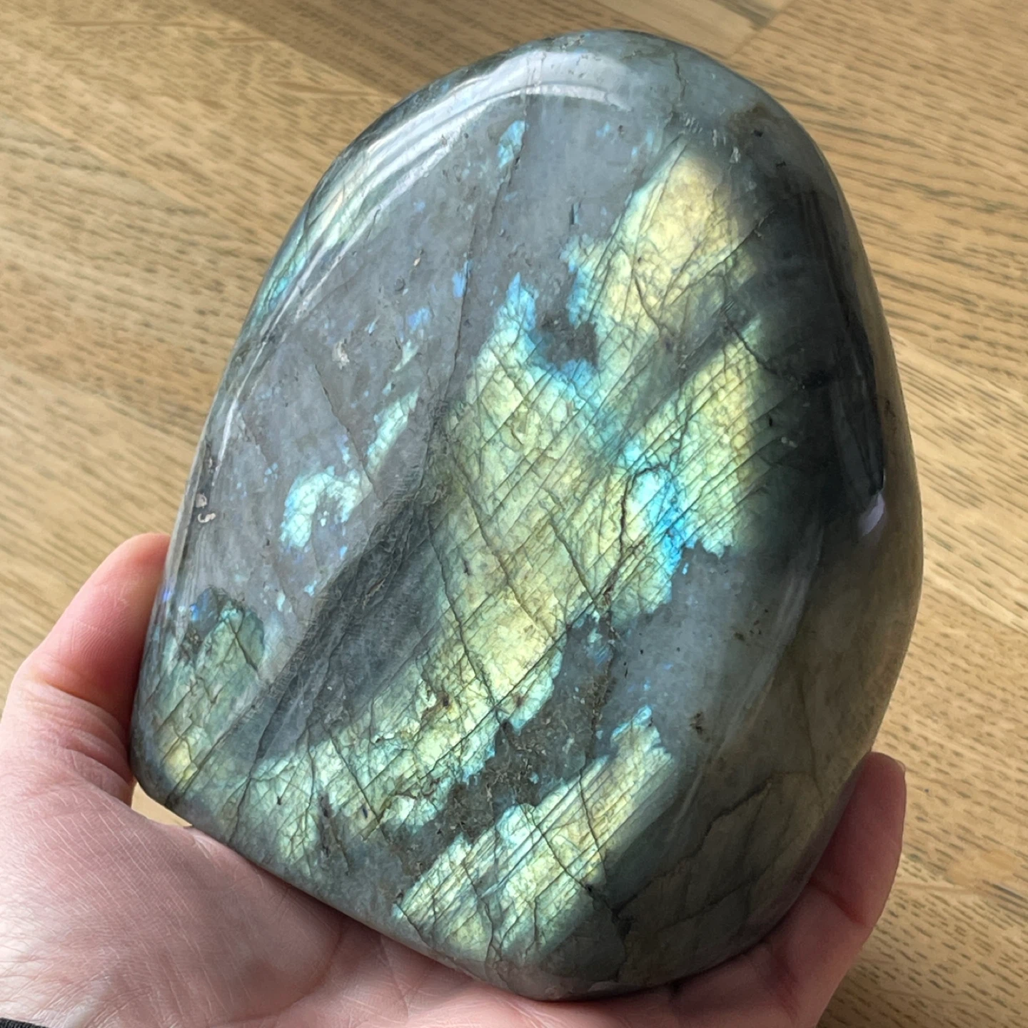 Iridescent Labradorite from Madagascar (1.2 Kg) - photo 3
