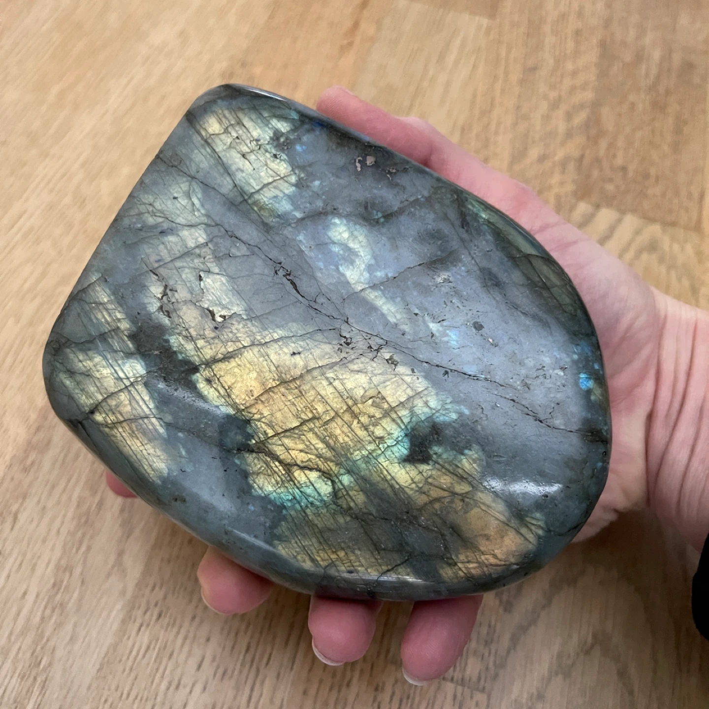 Iridescent Labradorite from Madagascar (1.2 Kg) - photo 4