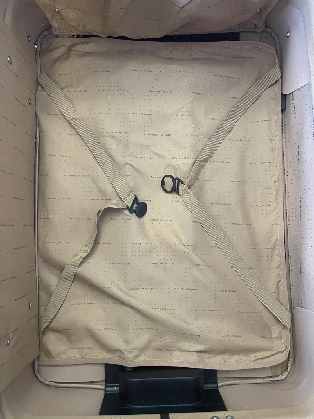 American Tourister Black Suitcase - photo 5