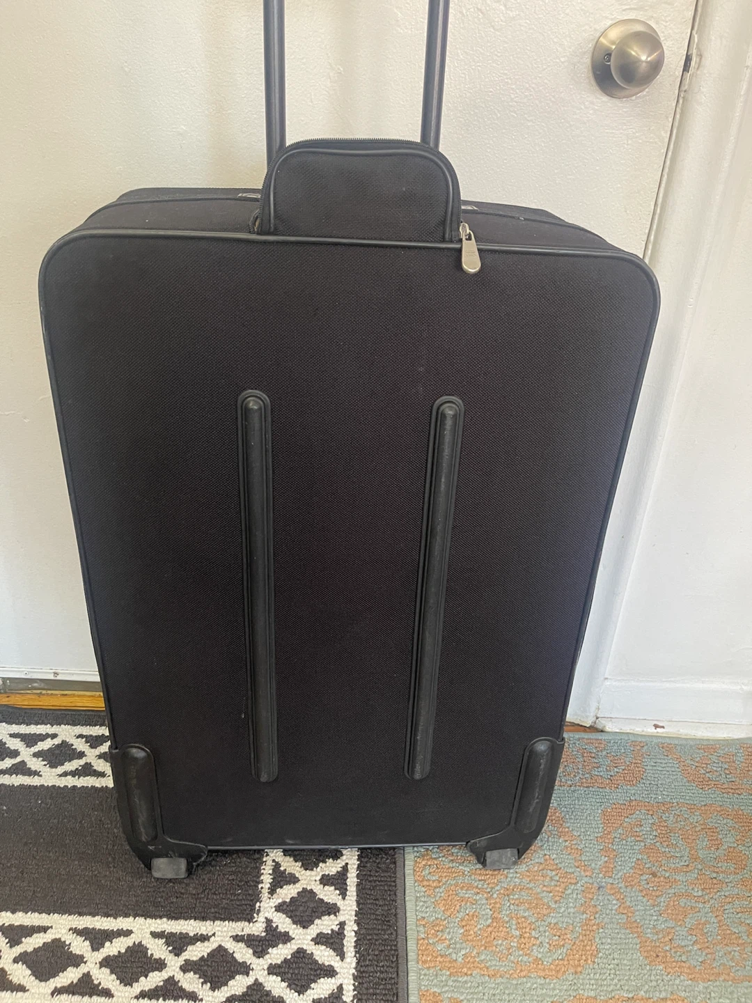 American Tourister Black Suitcase - photo 2