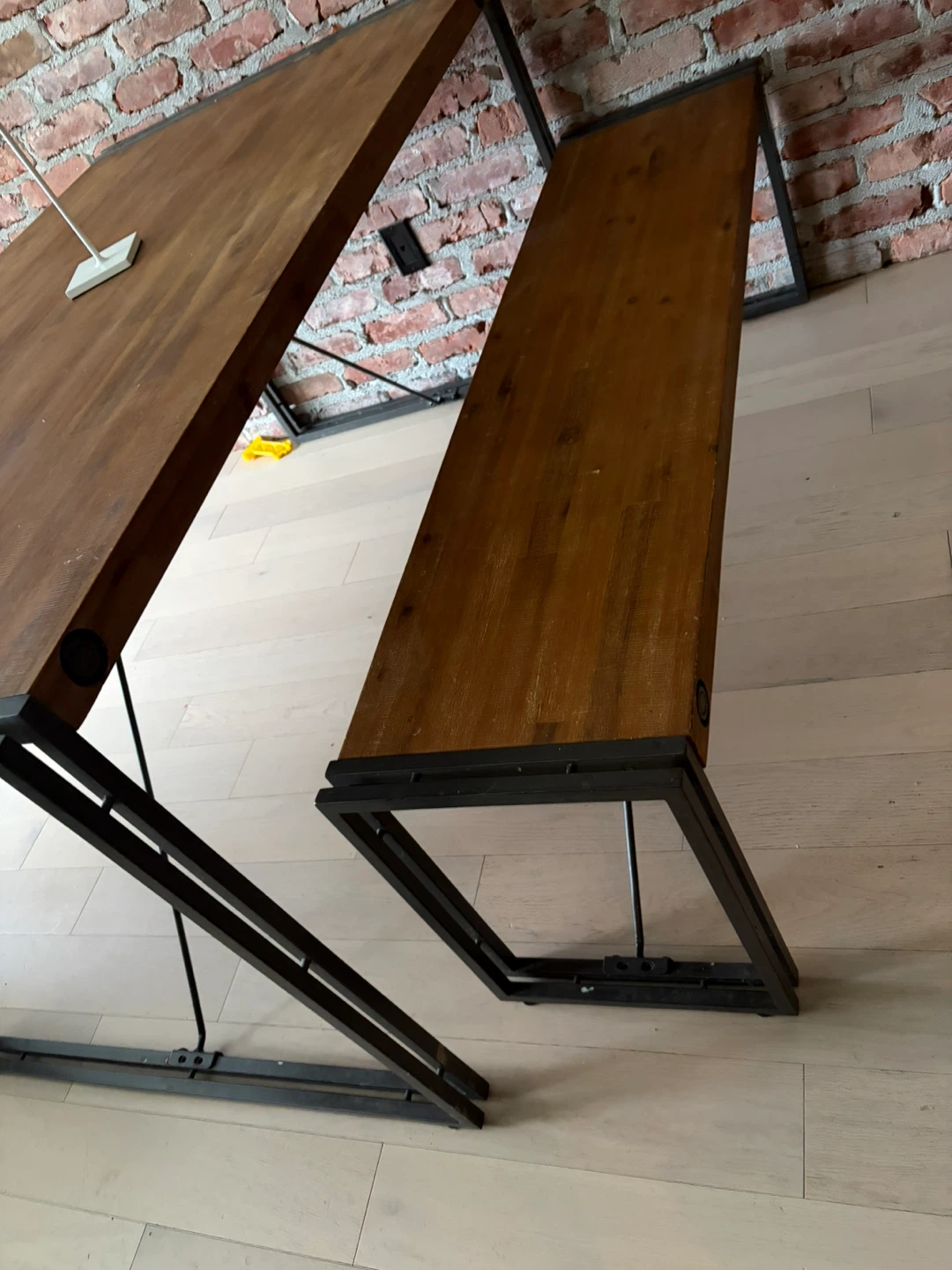 Moes New York style table and bench - photo 5