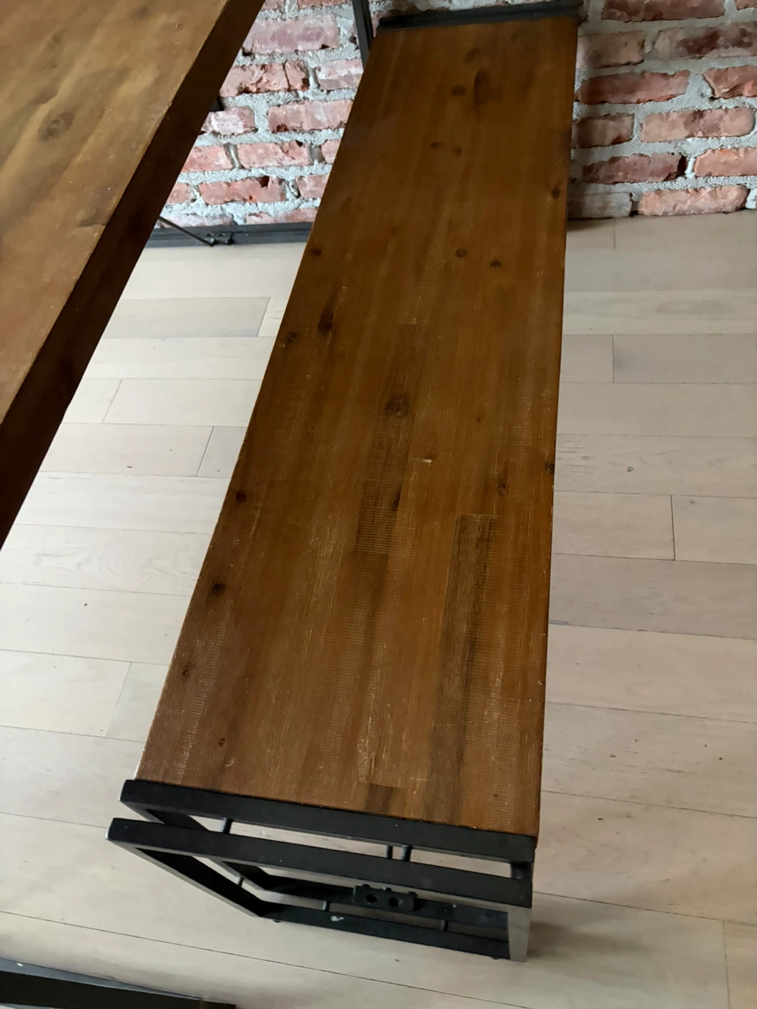 Moes New York style table and bench - photo 3