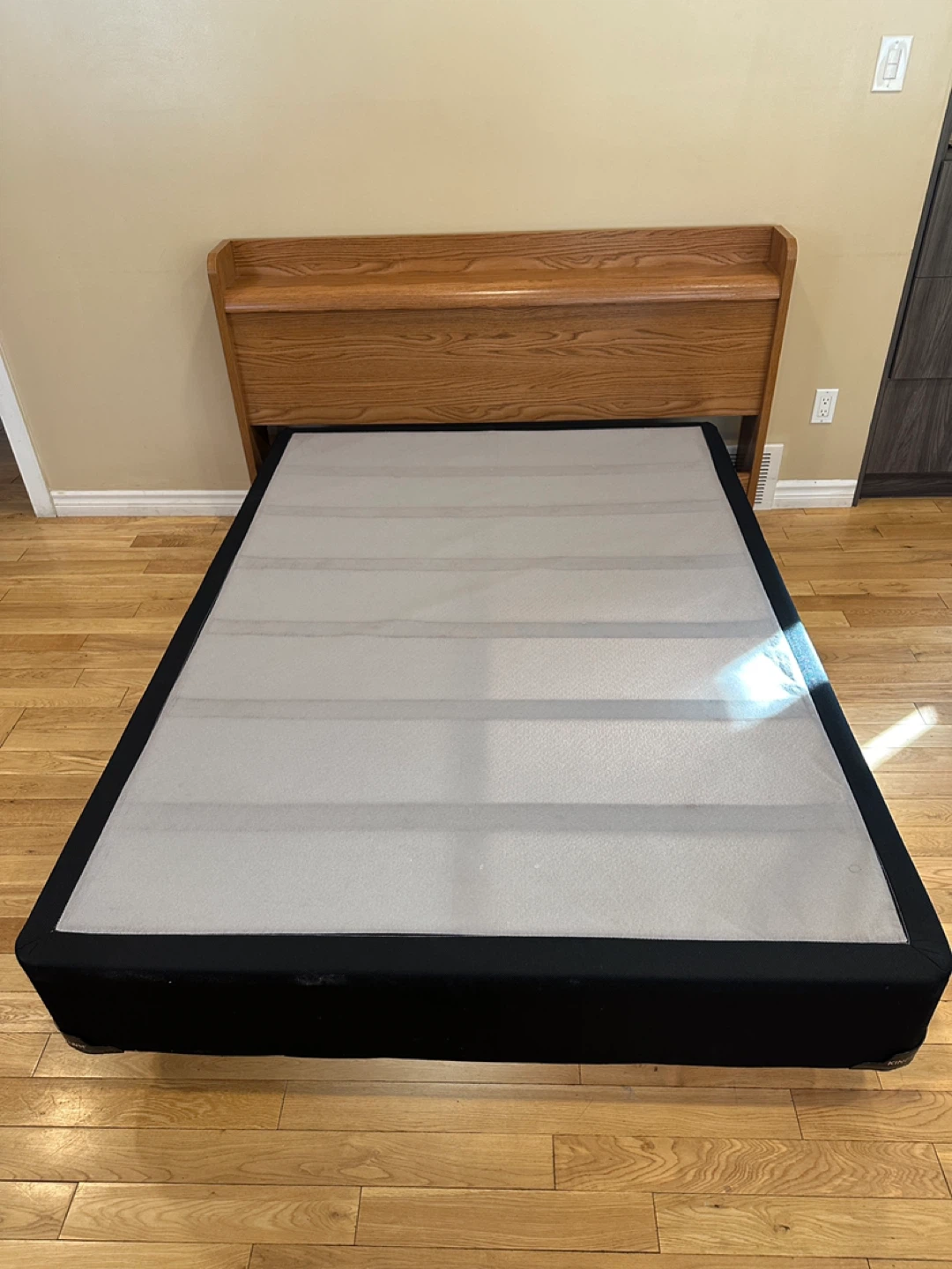 Full-Queen Size Adjustable Bed Set (CAN DELIVER)