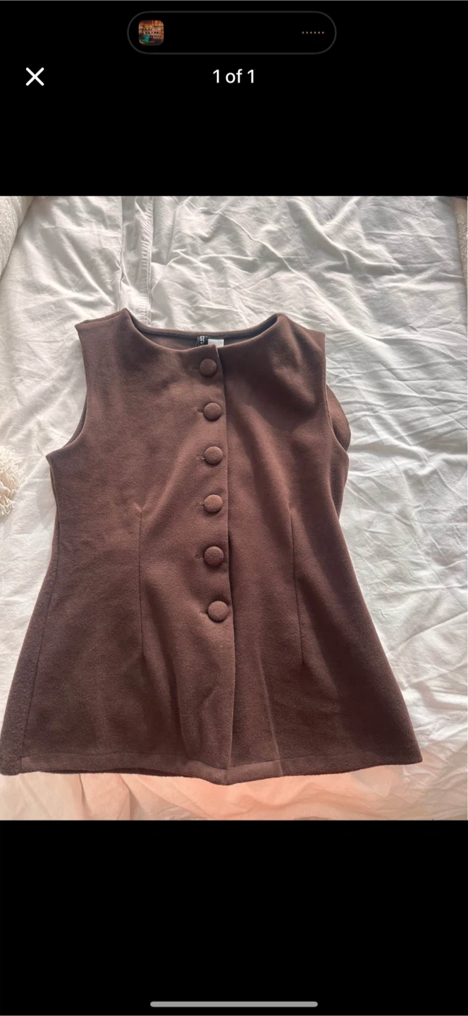 H&M Brown Sleeveless Button-Down Top
