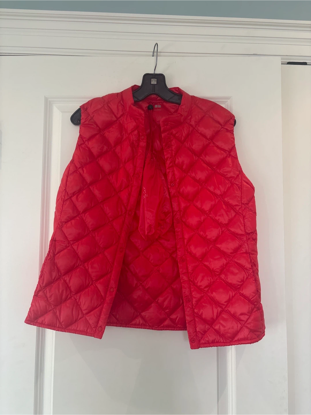 Uniqlo Red Puffer Vest Size L - photo 2