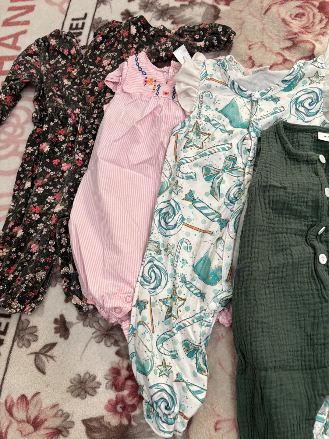 6-18 months clothes bundle. x19 clothes in total