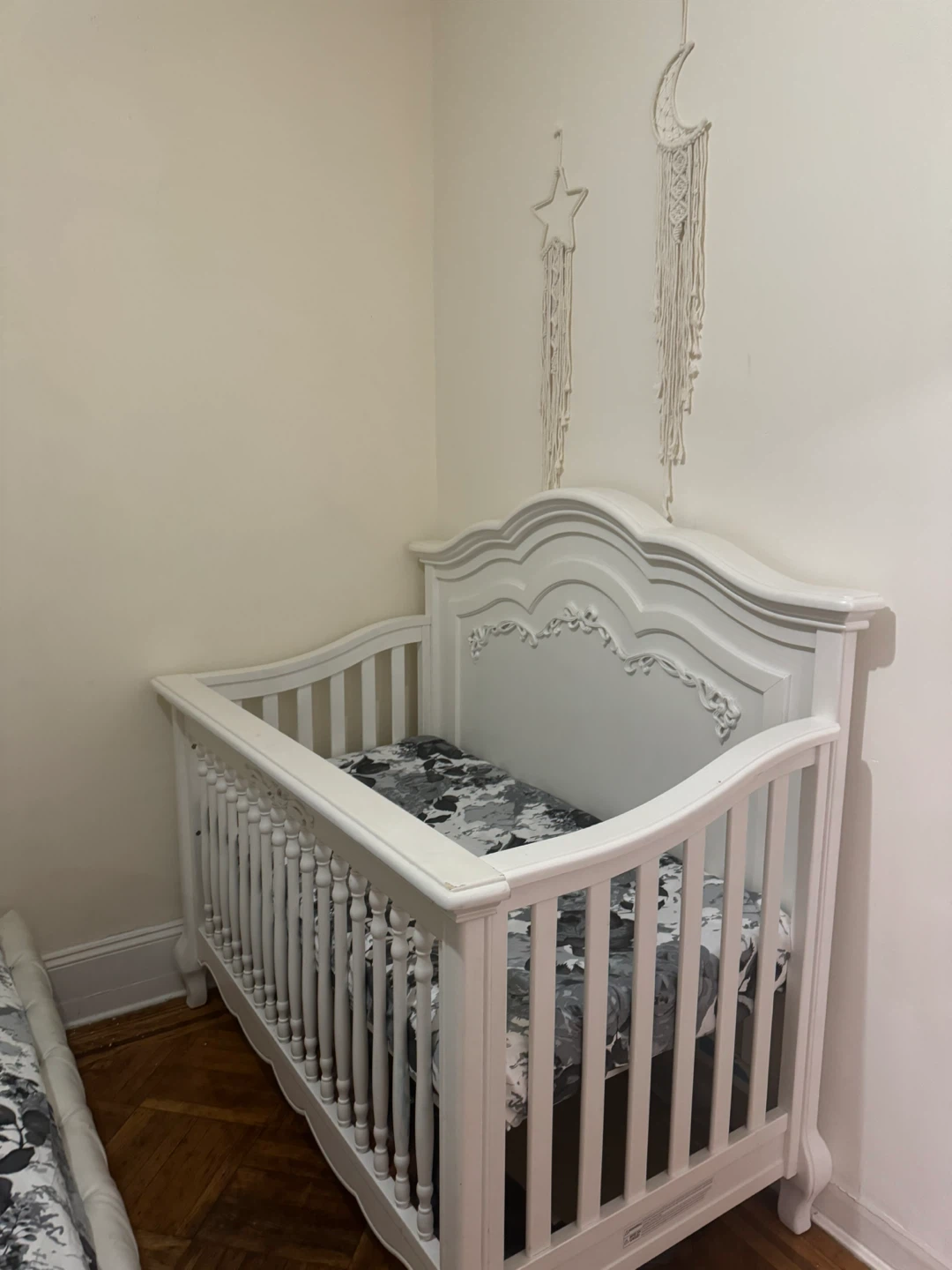 White Baby Crib - photo 2