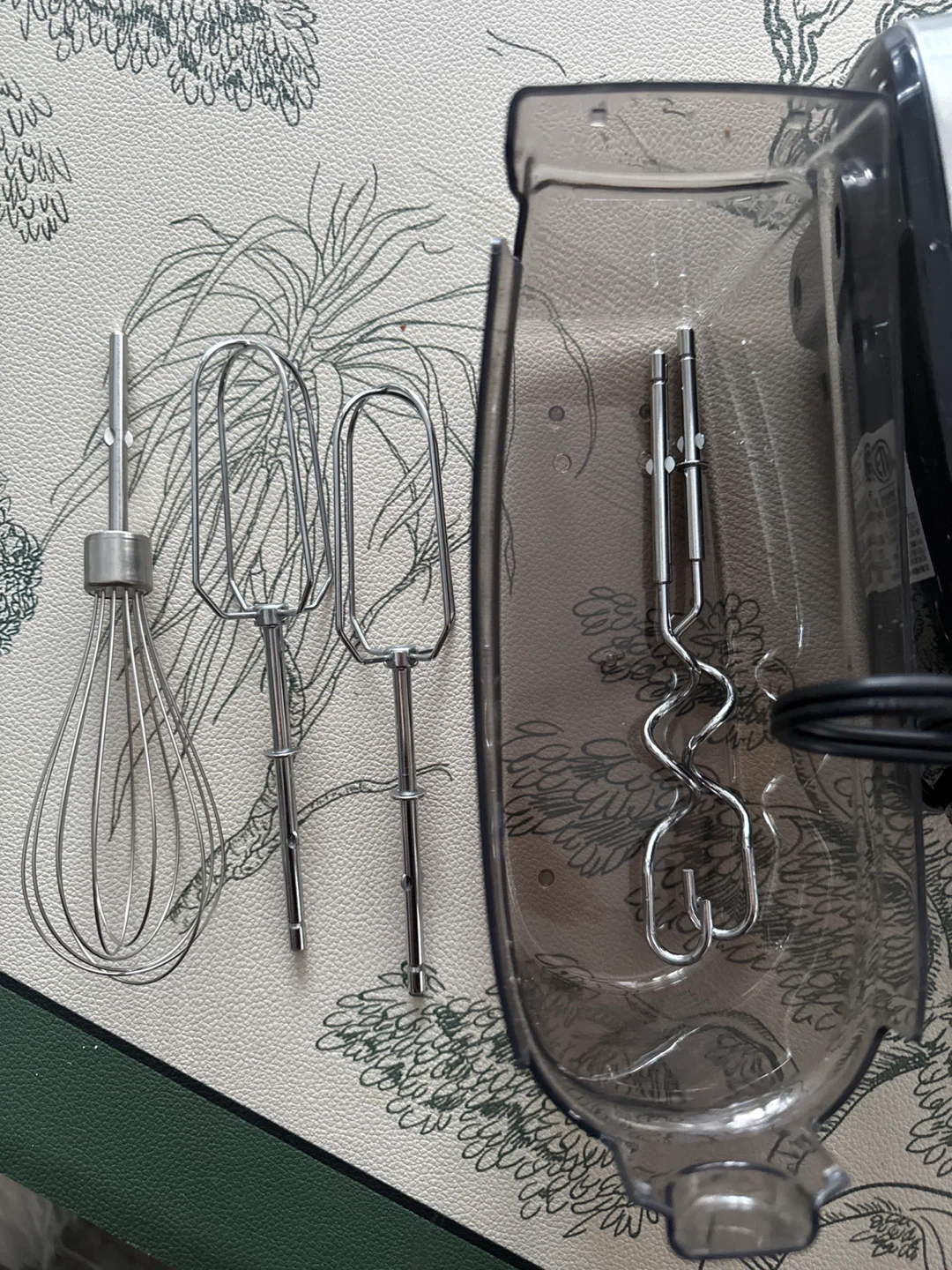 Brand new Hand Mixer with Storage Case - photo 4