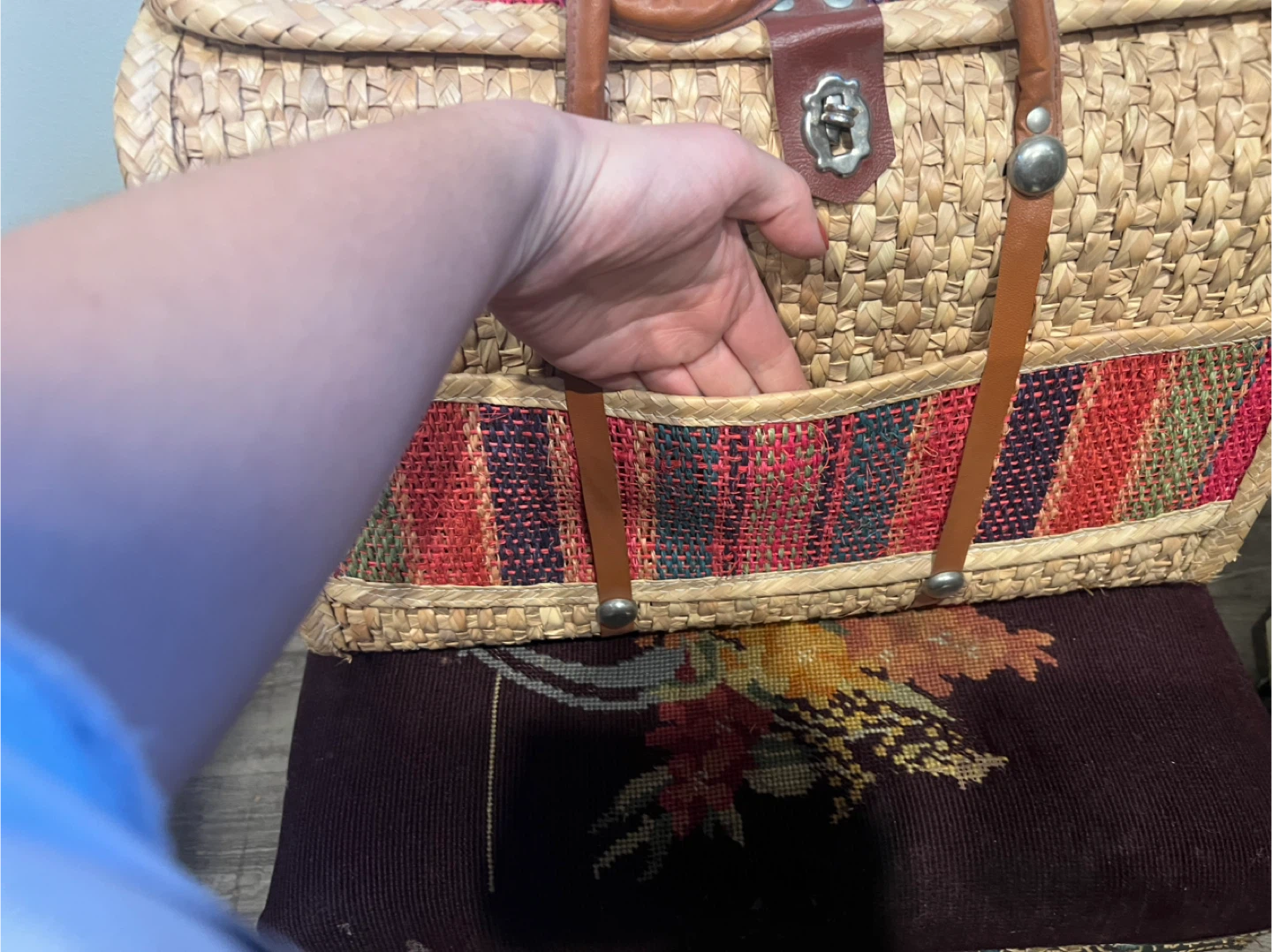 Vintage Wicker Picnic Basket with Leather Straps - photo 3