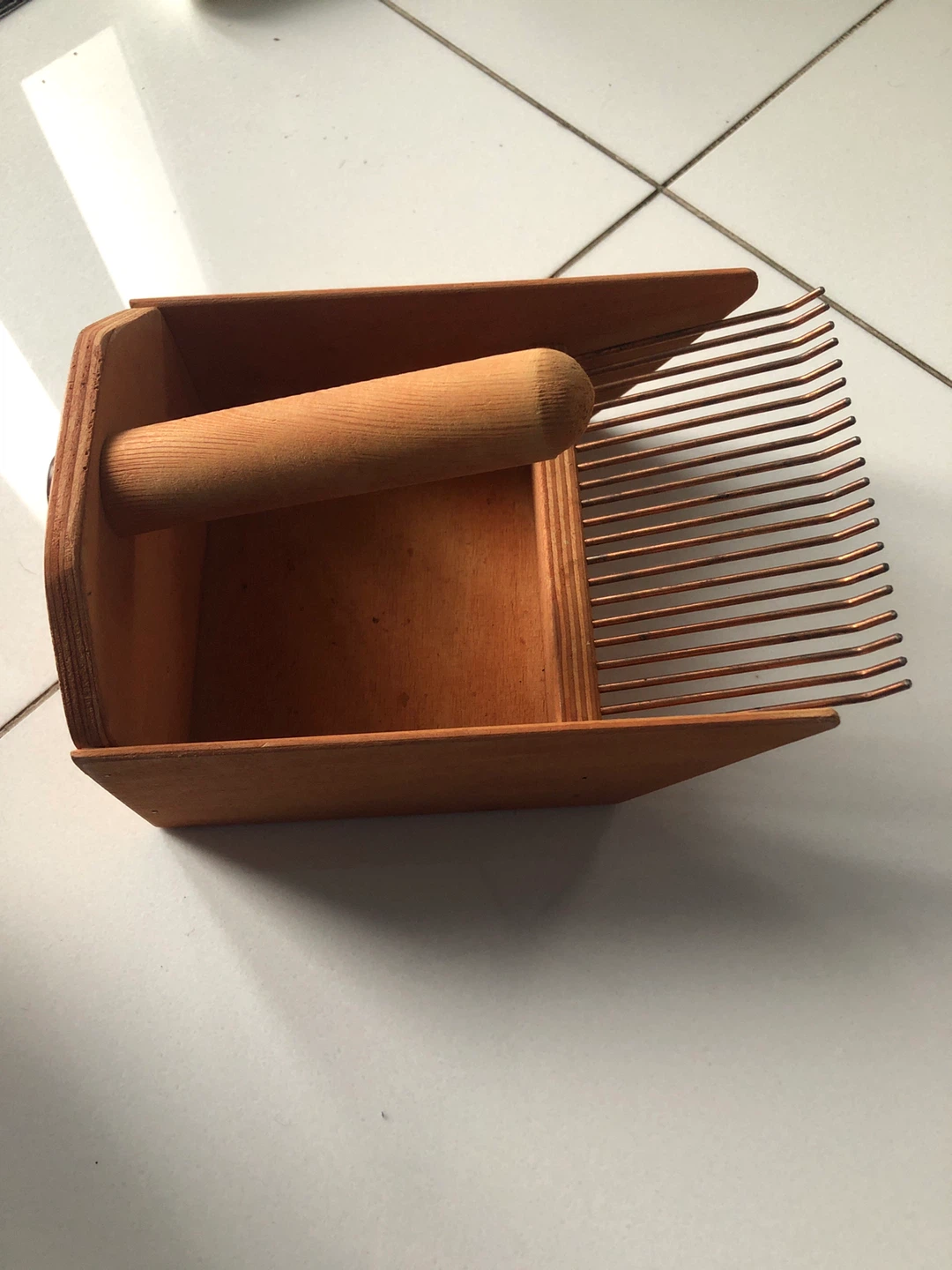 Vintage Wooden Berry Picker - photo 5