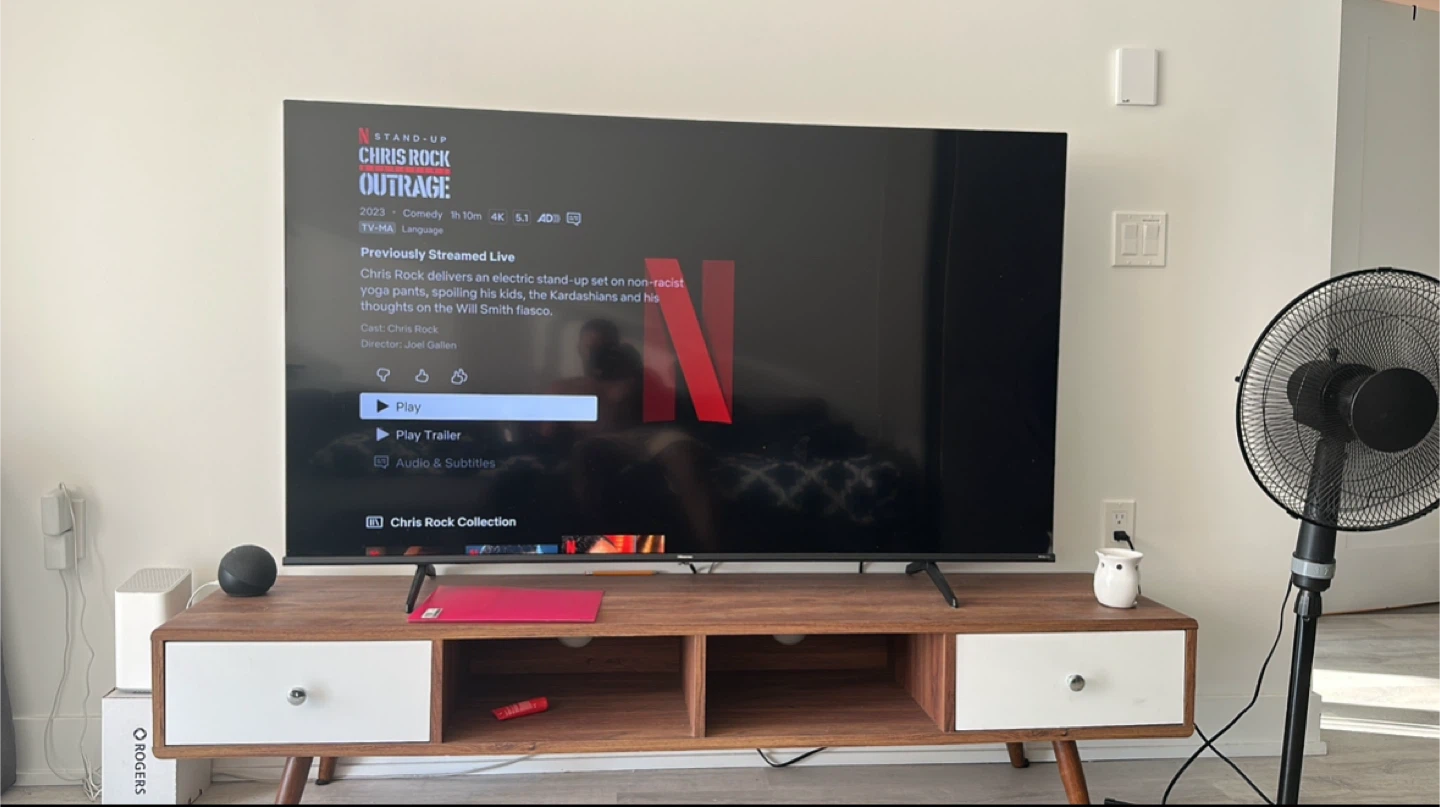 Smart Hisense 65" QLED QD6 Series TV - photo 2