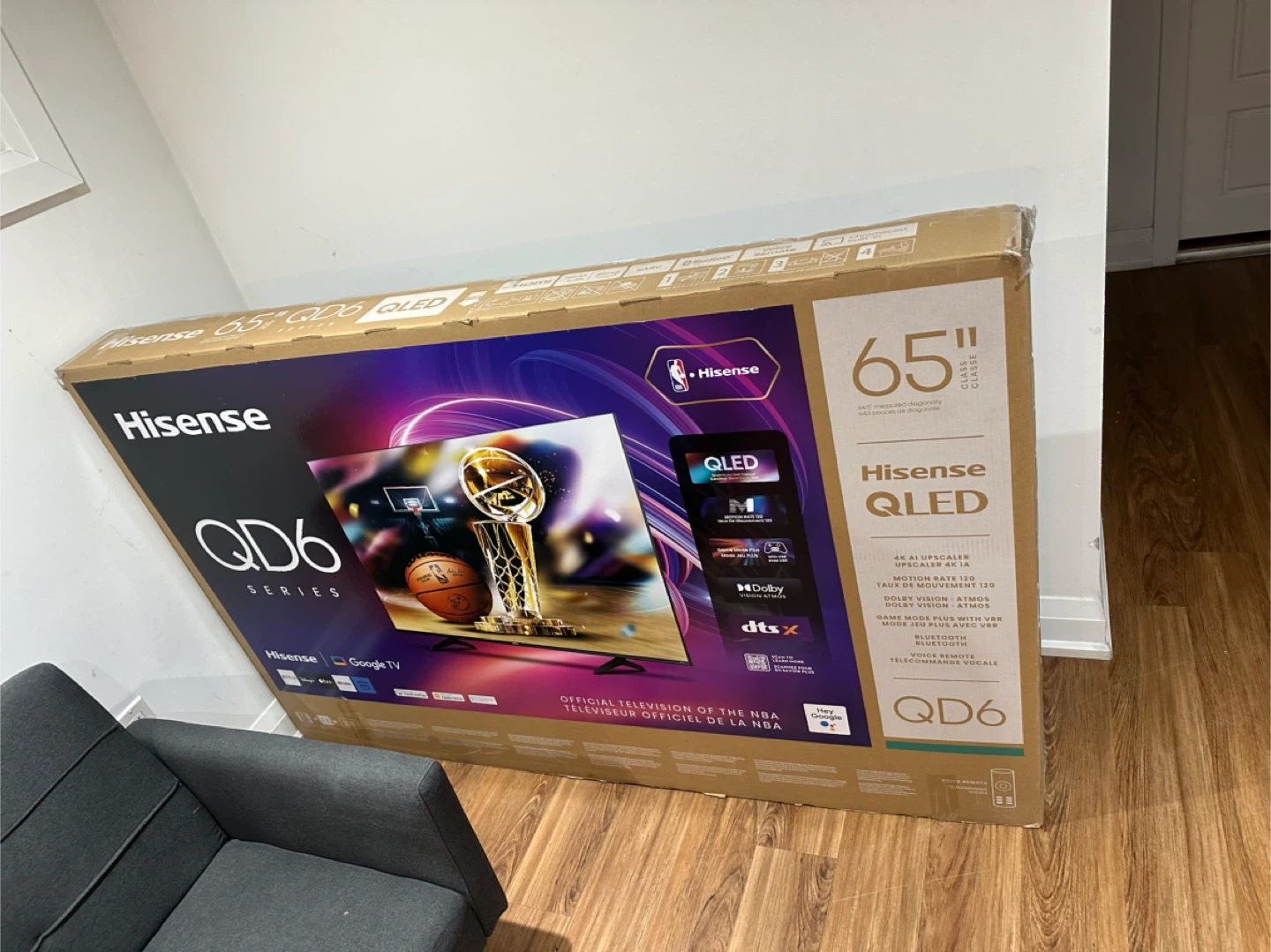 Smart Hisense 65" QLED QD6 Series TV