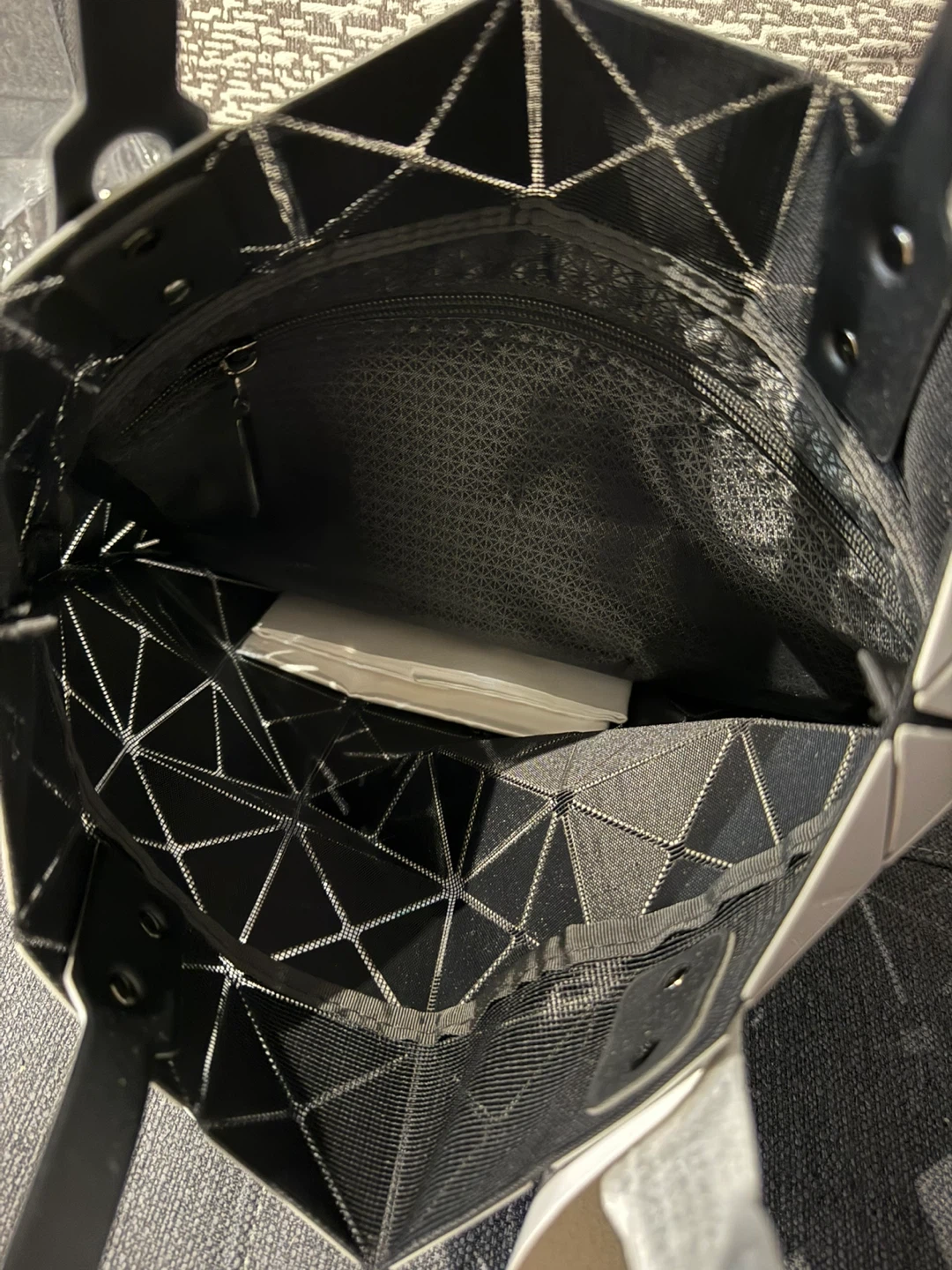 BAO BAO ISSEY MIYAKE Lucent Tote Bag - Silver - photo 3