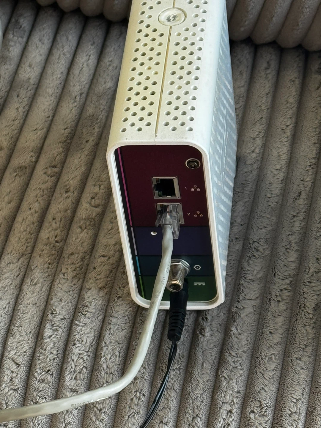 Arris SURFboard SBG6700-AC Cable Modem Router - photo 4