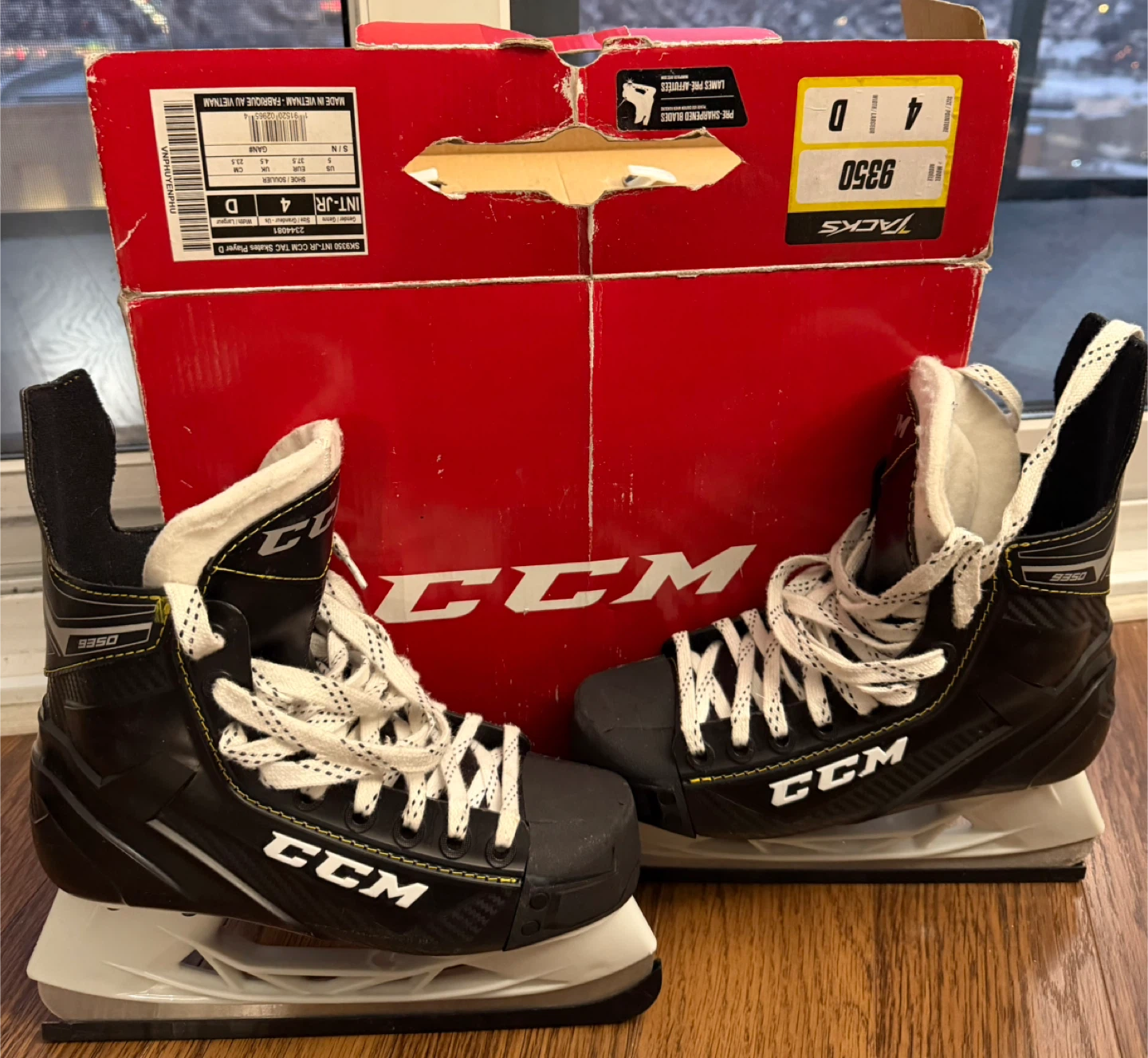 CCM Tacks 9350 Ice Hockey Skates - Size 4D - photo 2