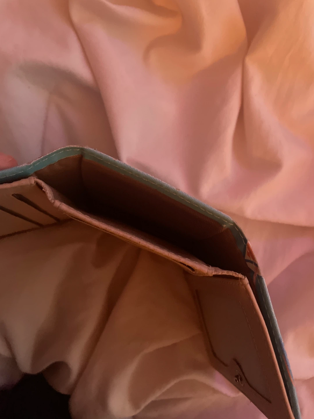 Miniso Trifold Wallet - Cute Design - photo 4