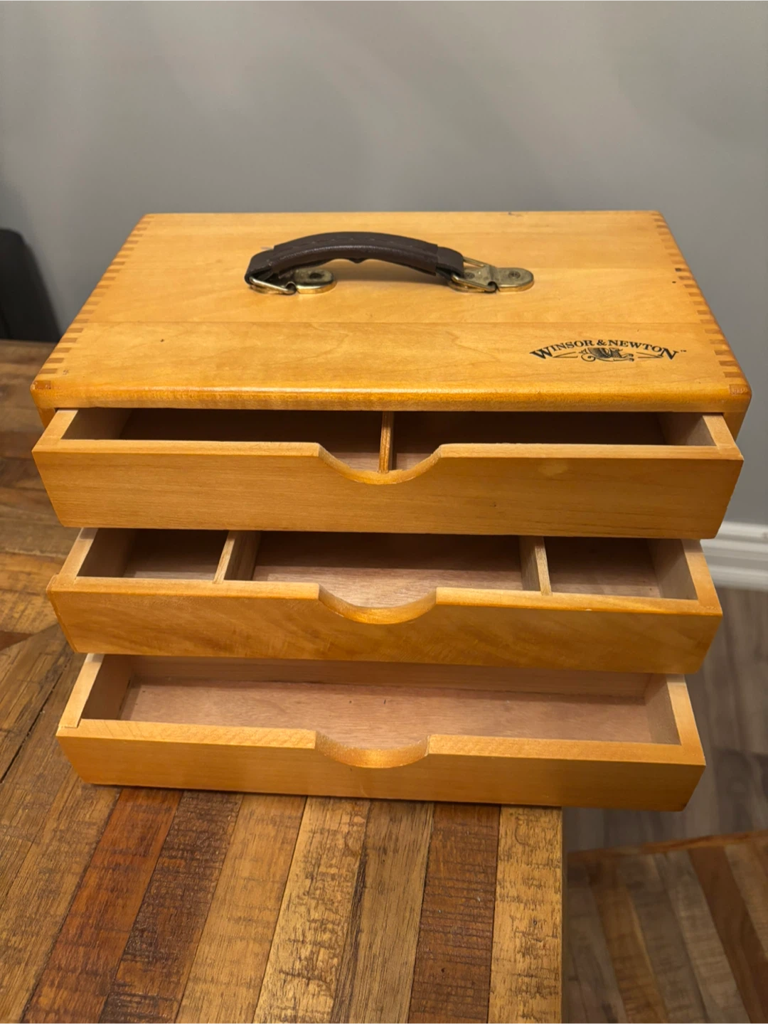 Winsor & Newton wooden artists’ paint box - photo 2