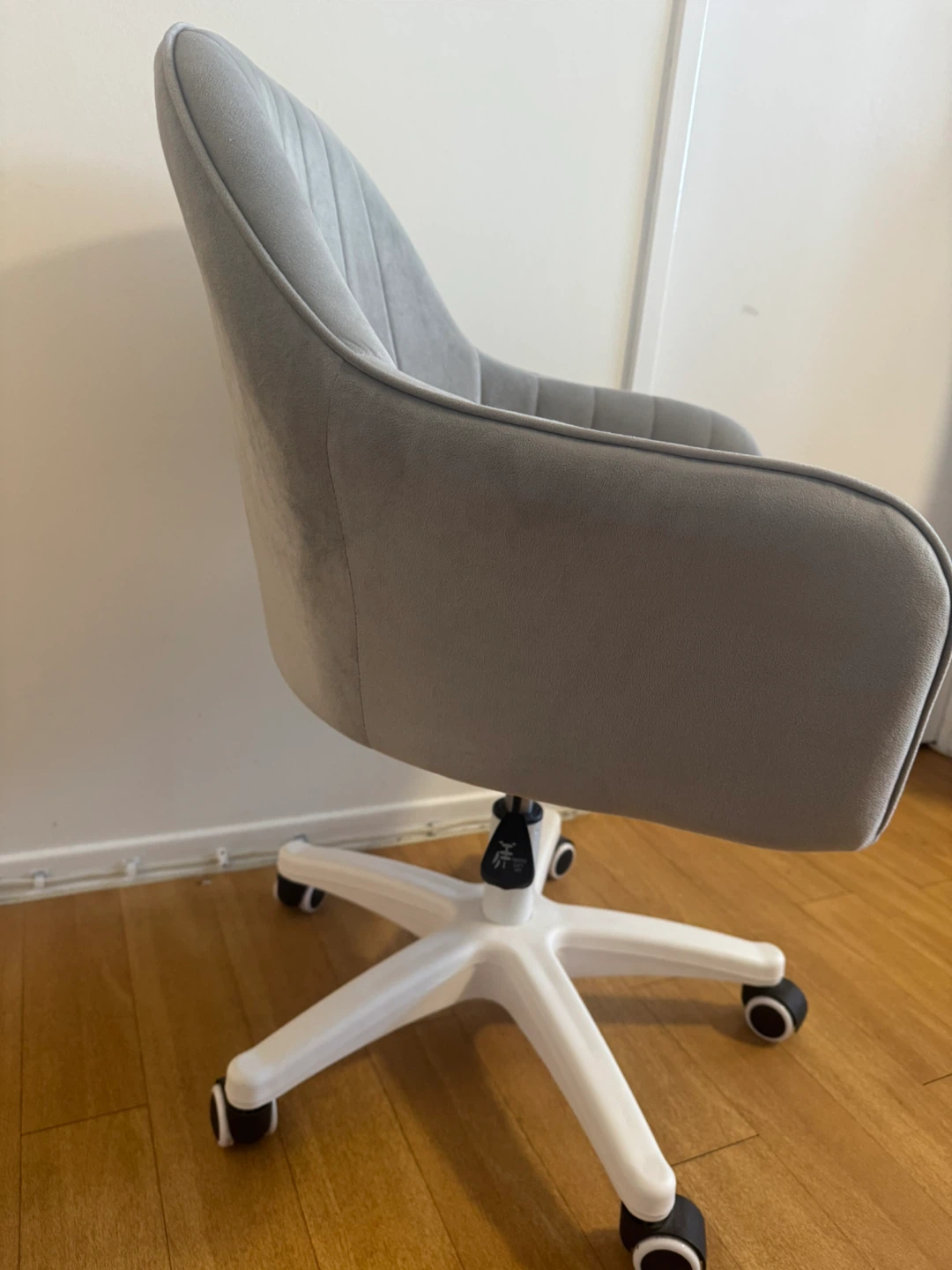 Grey Velvet Office Chair - photo 3