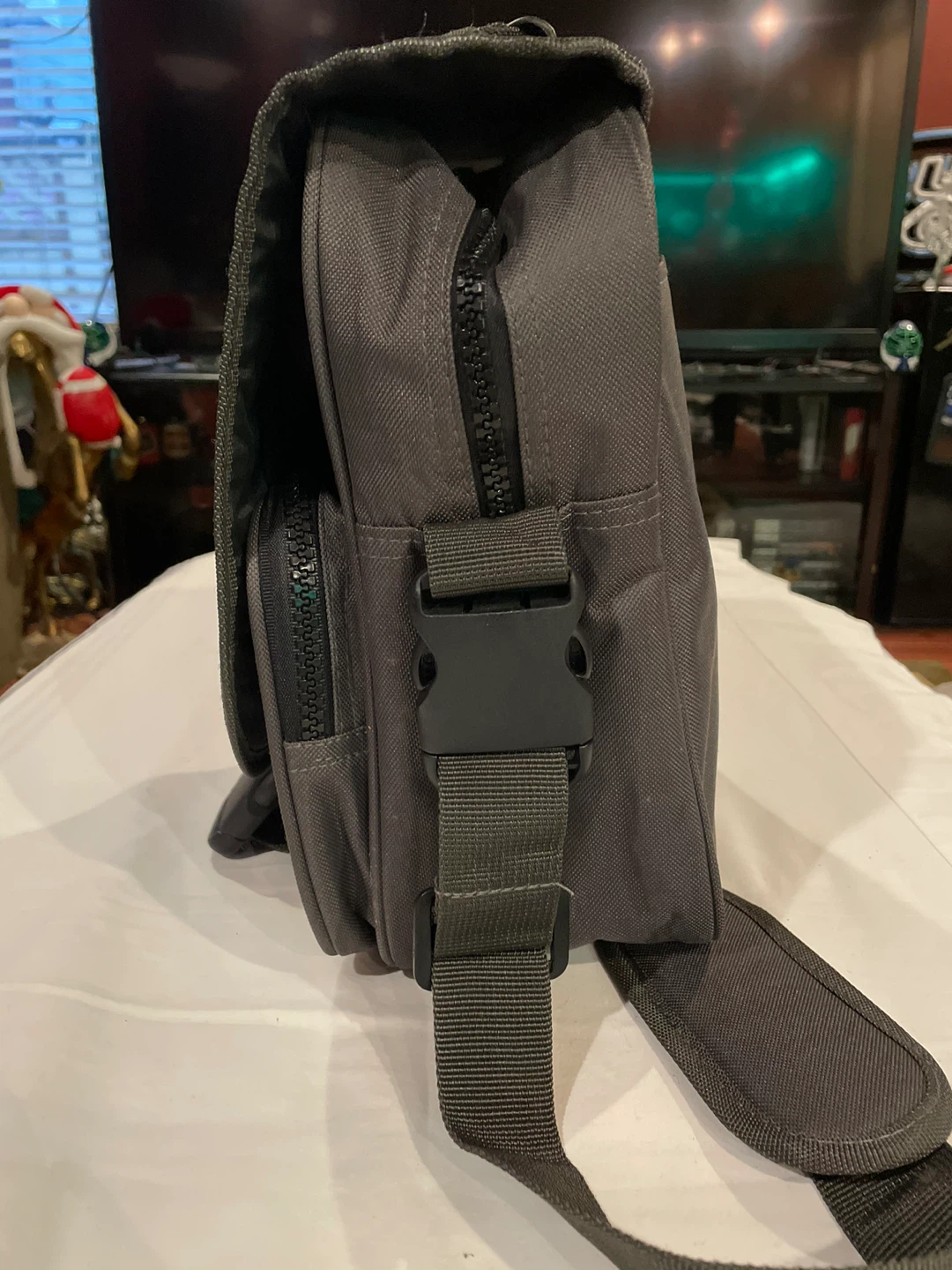 Chivas Regal Grey Shoulder Bag - photo 3