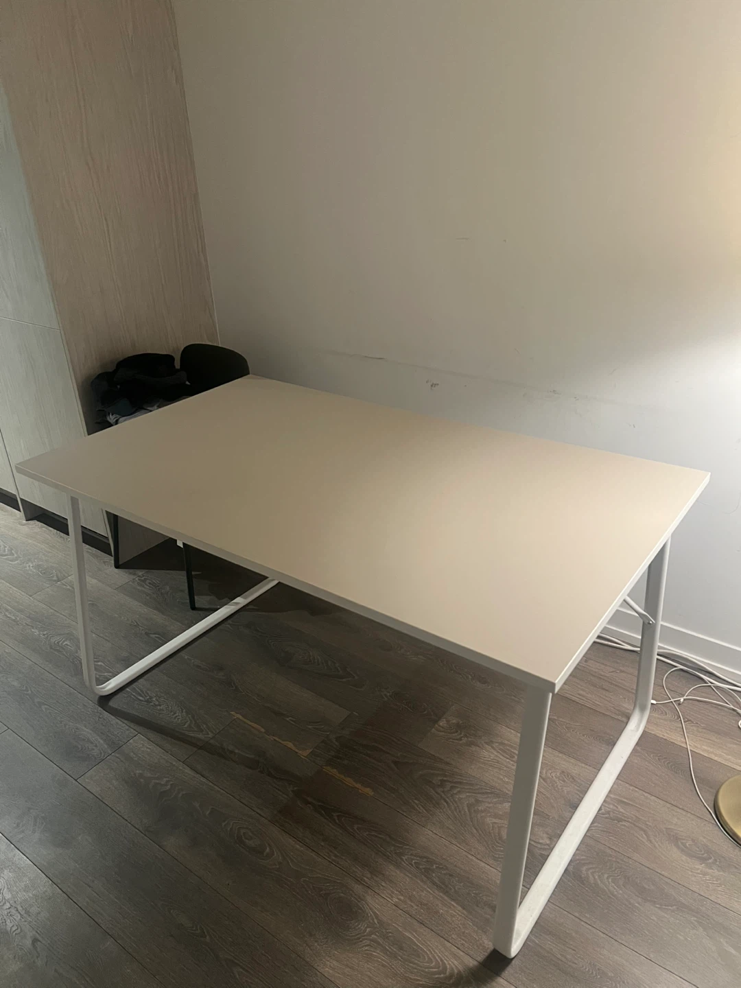 Ikea HUVUDSPELARE Gaming desk, beige