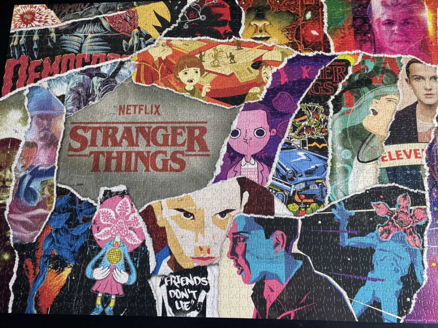 Netflix Stranger Things 2000 Piece Puzzle