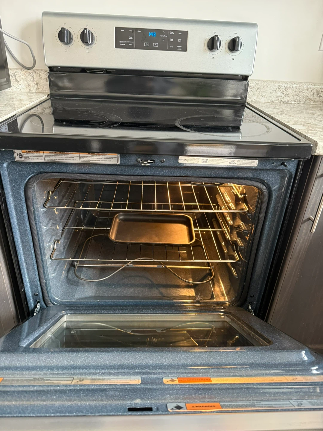 Whirlpool Electric Range Oven - photo 2