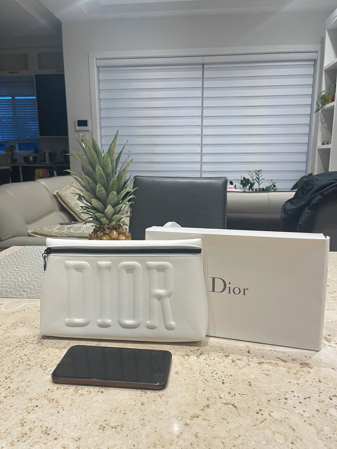Dior White Pouch/Cosmetic Bag - 27cm x 16cm - photo 2