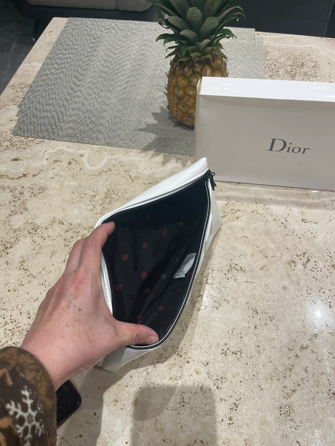 Dior White Pouch/Cosmetic Bag - 27cm x 16cm - photo 4